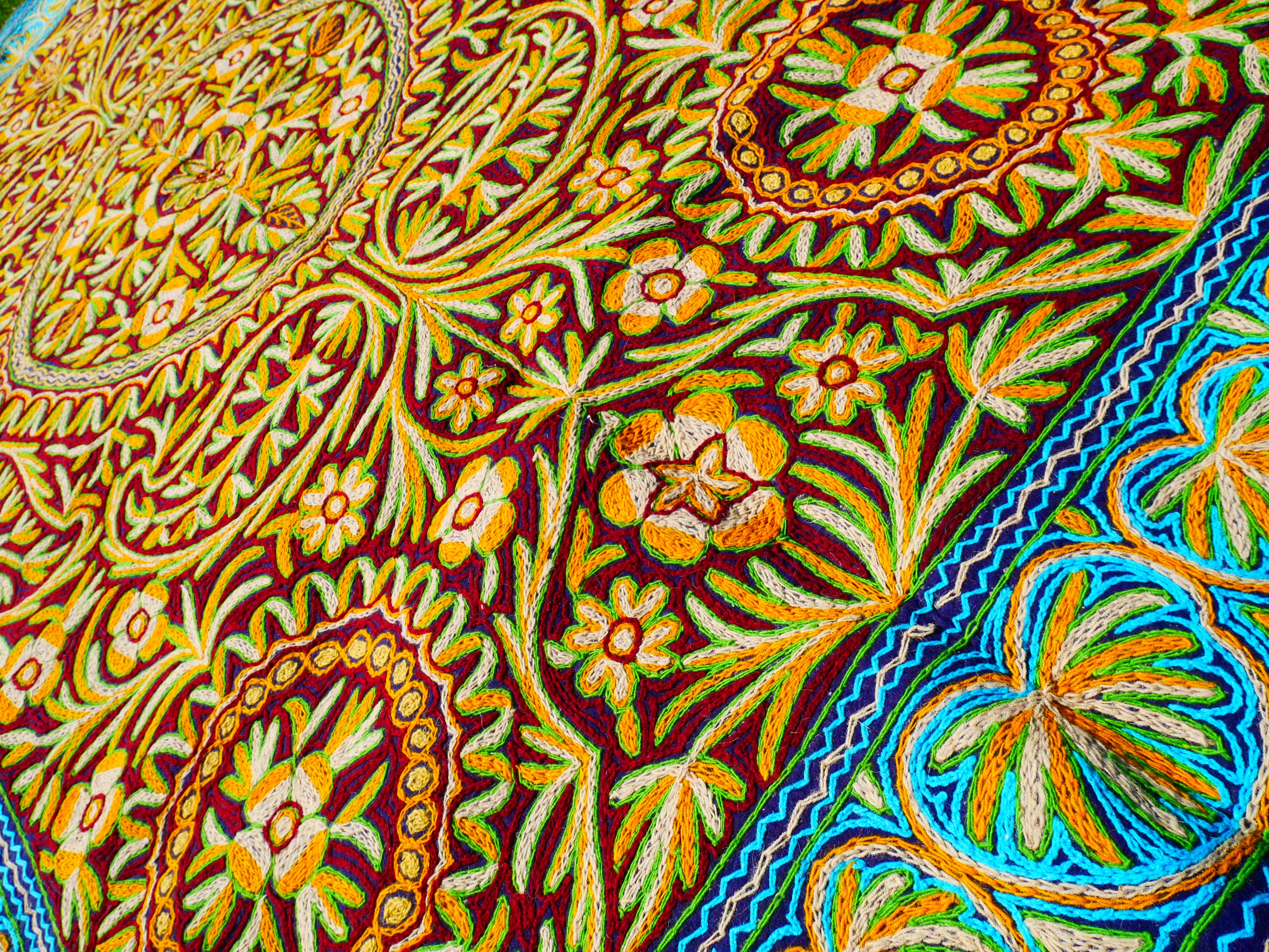 Wool rug Kashmiri "Namda" 6*10 traditional hand felted - floral embroidery | bohemian area rug from the Himalayas