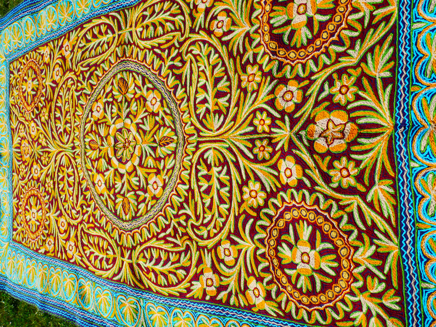 Wool rug Kashmiri "Namda" 6*10 traditional hand felted - floral embroidery | bohemian area rug from the Himalayas