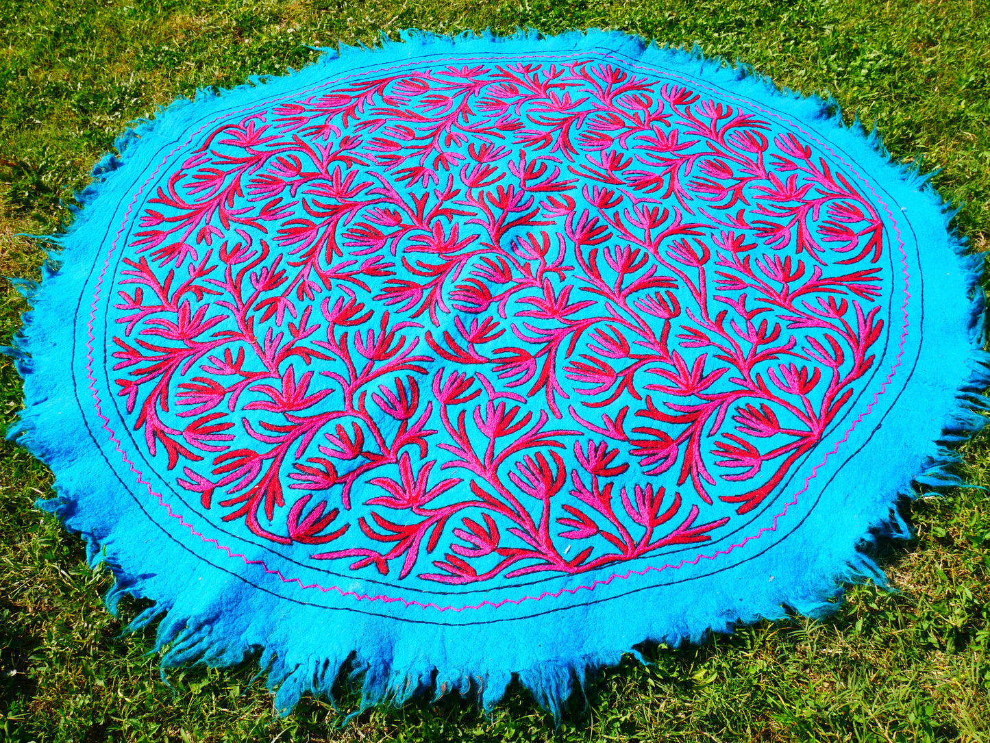 Round Flower Rug Kashmiri Namda hand felted Wool Rug | Floral Embroidery | Boho Kashmiri Area Carpet