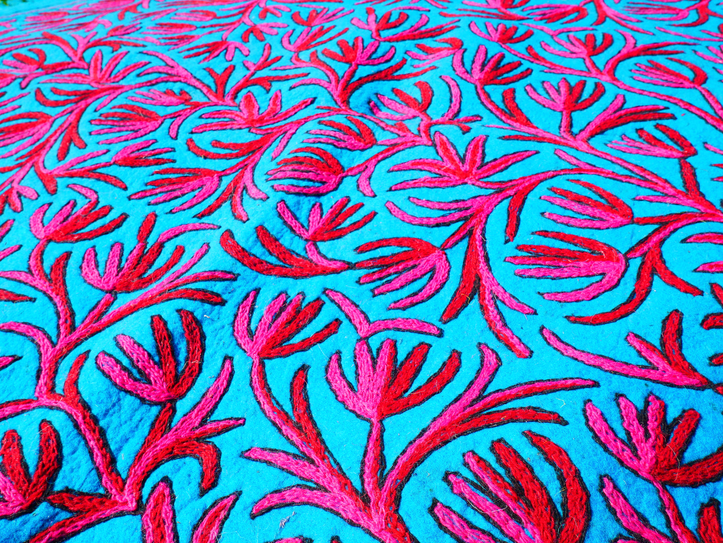 Round Flower Rug Kashmiri Namda hand felted Wool Rug | Floral Embroidery | Boho Kashmiri Area Carpet