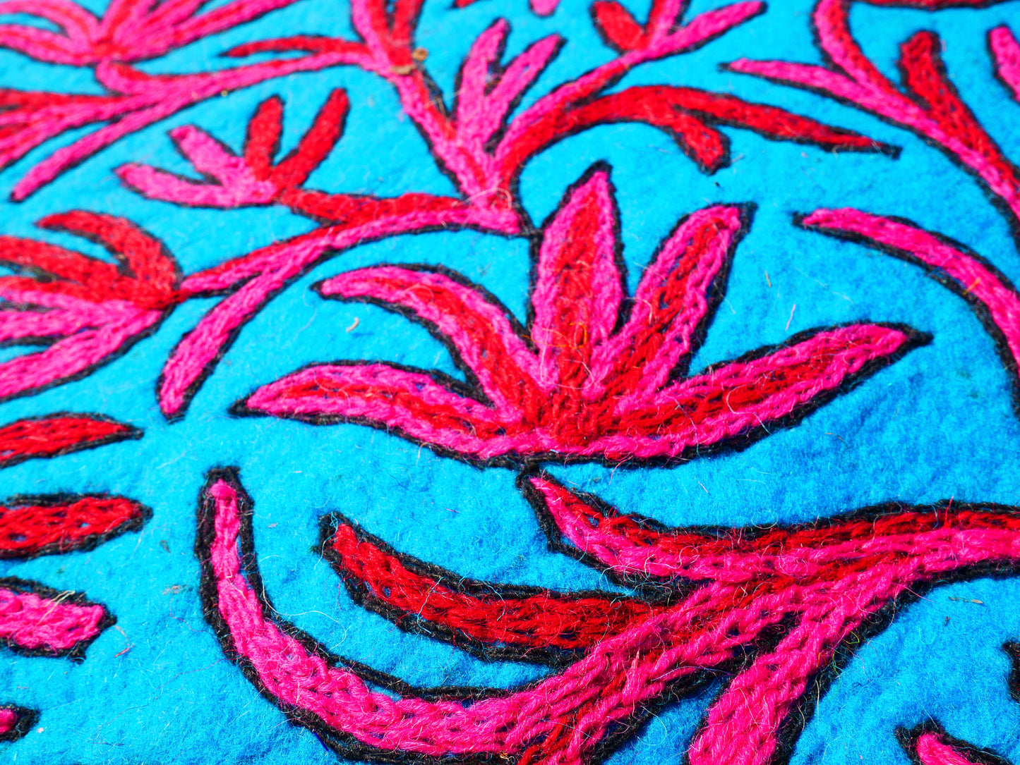 Round Flower Rug Kashmiri Namda hand felted Wool Rug | Floral Embroidery | Boho Kashmiri Area Carpet