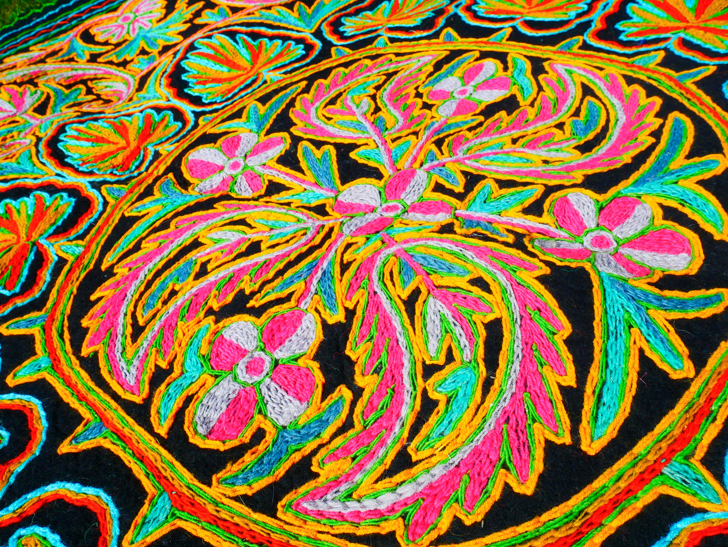 Round Wool Rug 5ft “Charcoal & Pink Mandala” | Hand-Felted Namda | Boho Kashmir Floor Art