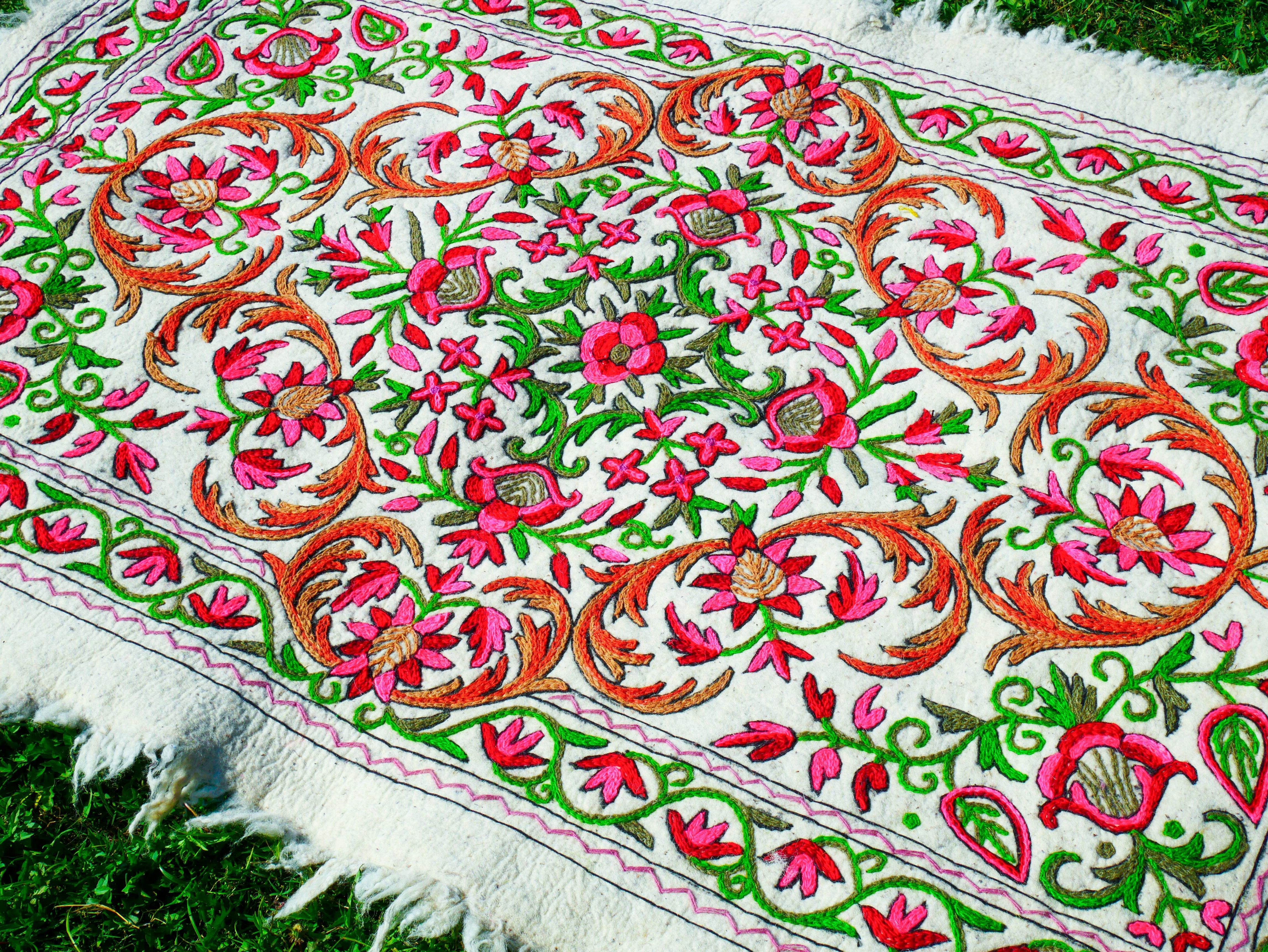 Alfombra artesanal de Cachemira, Namda afieltrado a mano de Cachemira | Alfombra de área bohemia bordada floral