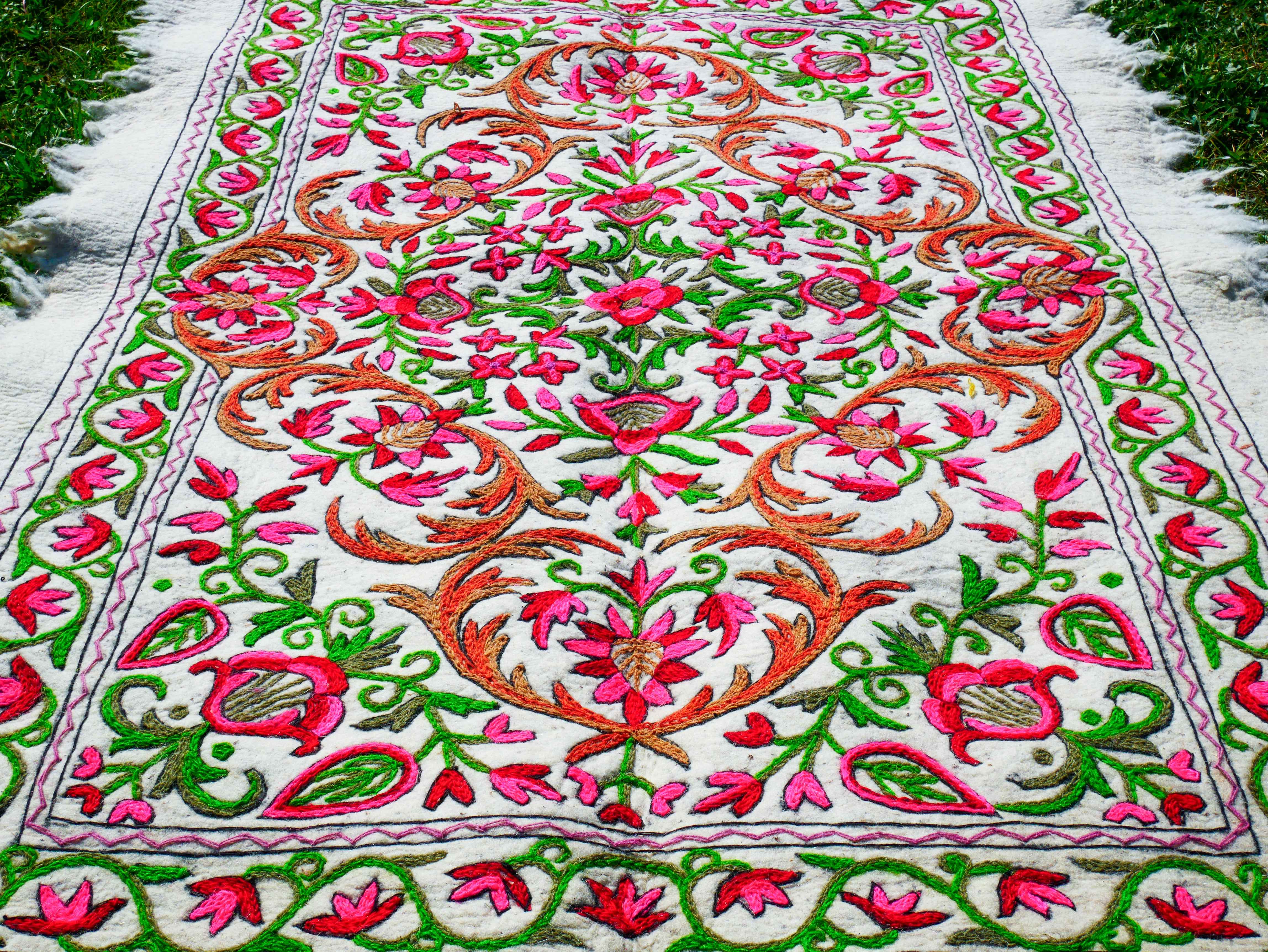 Alfombra artesanal de Cachemira, Namda afieltrado a mano de Cachemira | Alfombra de área bohemia bordada floral