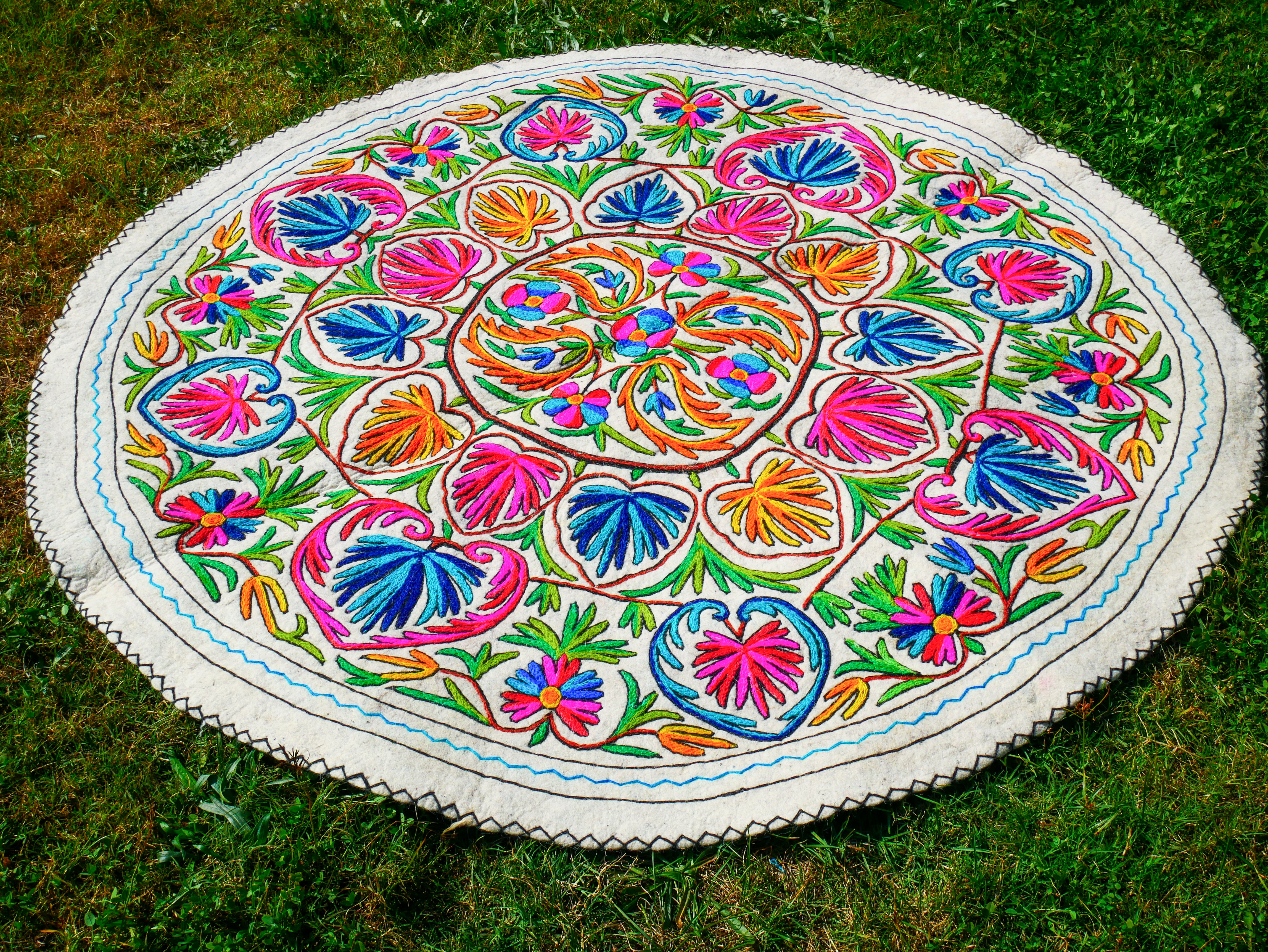 Alfombra de lana redonda de fieltro a mano de 1,83 m | Namda tradicional de Cachemira | Alfombra de piso bordada estilo bohemio