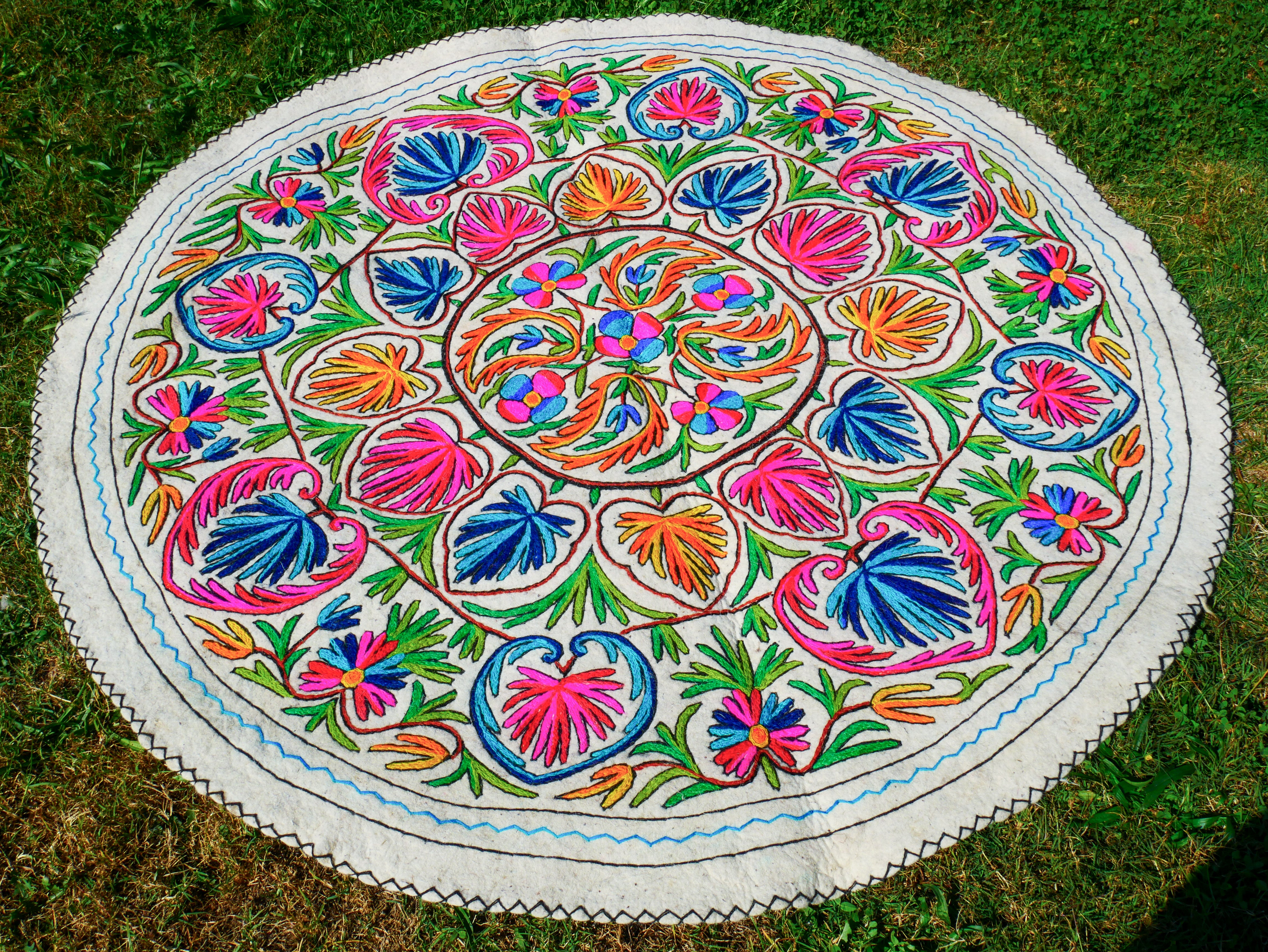 Alfombra de lana redonda de fieltro a mano de 1,83 m | Namda tradicional de Cachemira | Alfombra de piso bordada estilo bohemio