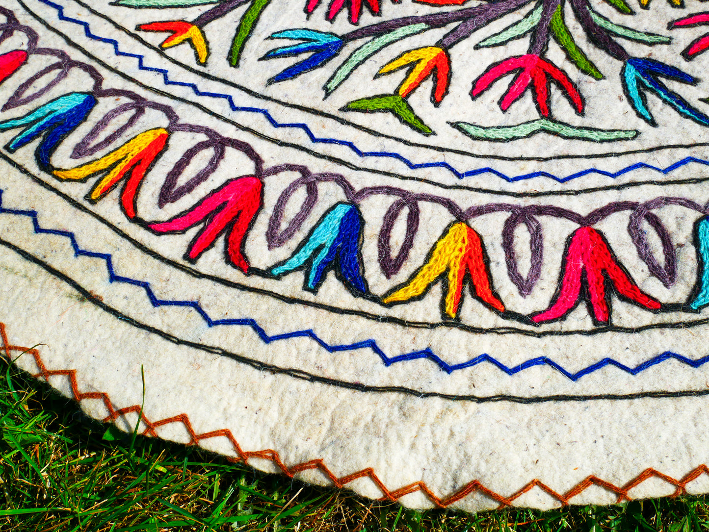 Boho wool rug "Namda" from Kashmir hand felted and embroidered 6ft round