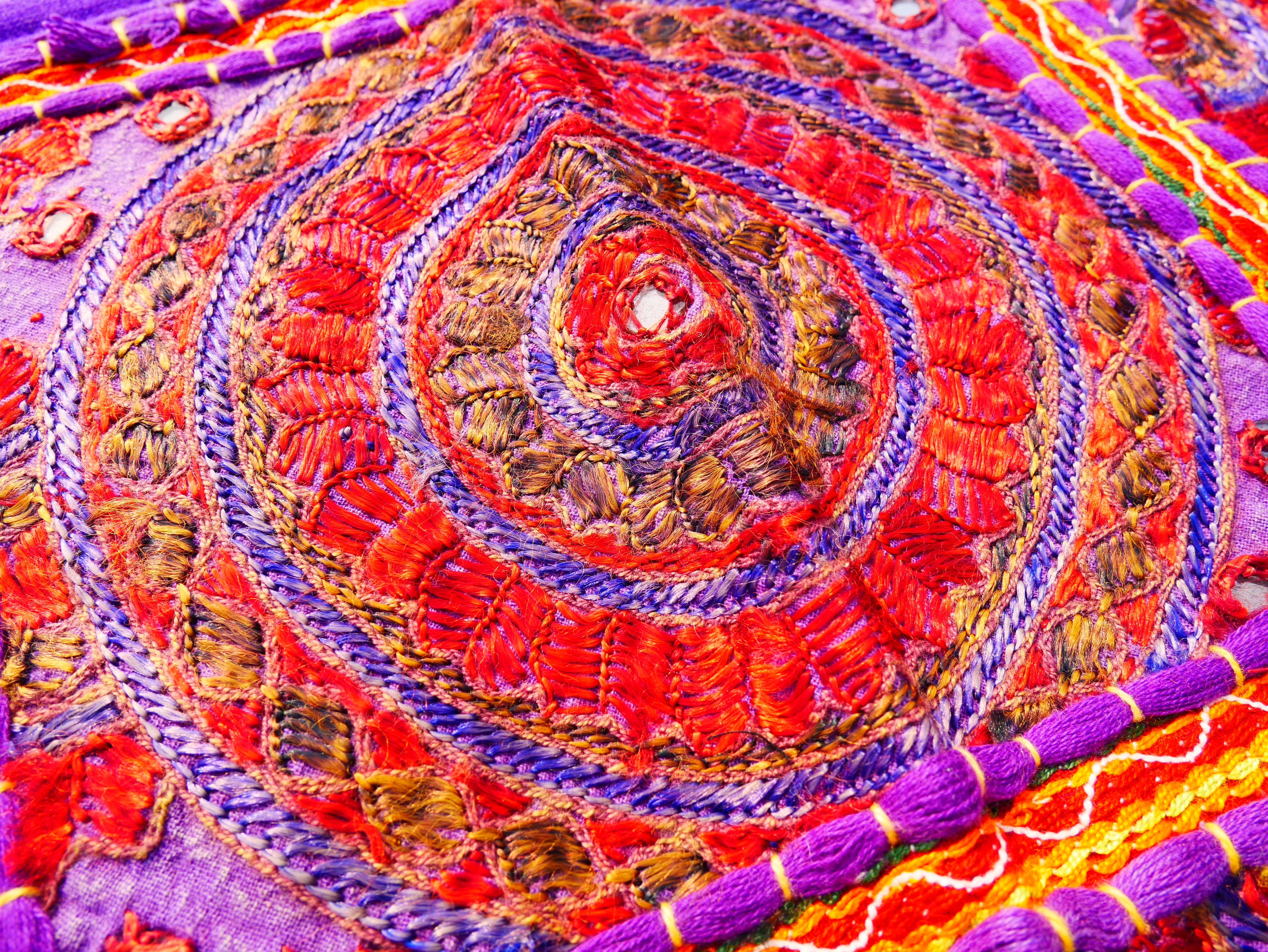 Torán bordado - Colgante de puerta indio - Cenefa de ventana boho morada