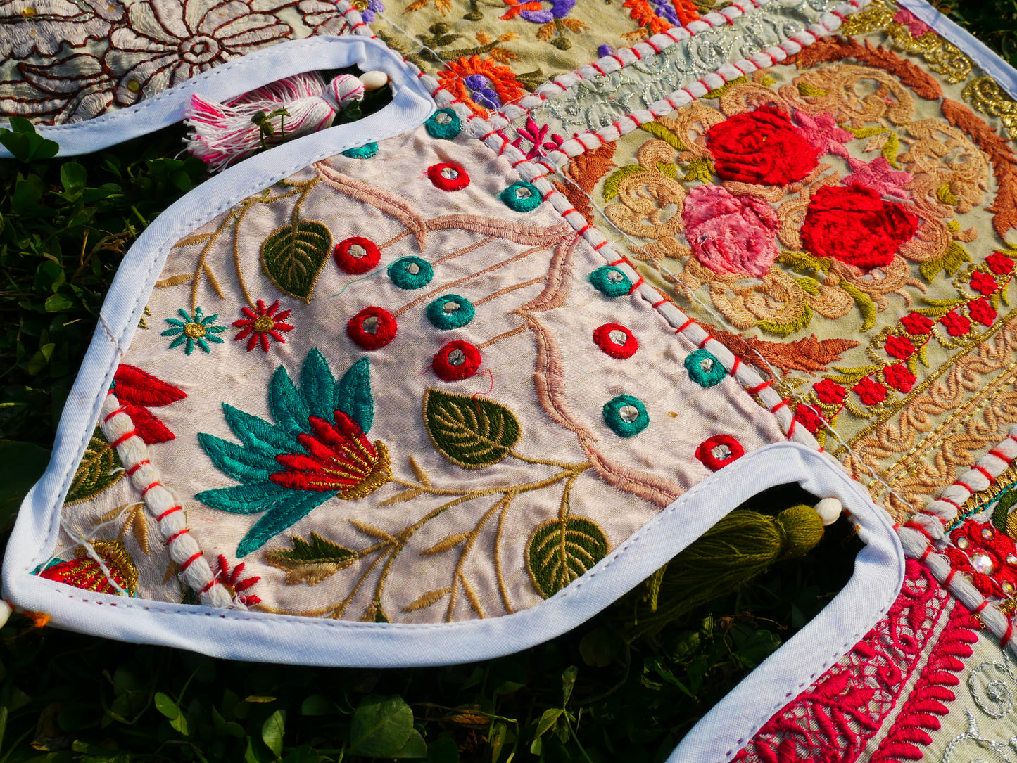 Extra large Toran 6,5ft Indian window valance - door hanging - Hippie wall decor