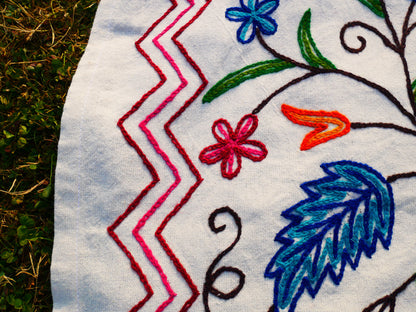 Böhmische Bettwäsche – luxuriöse indische Bettüberwürfe | Kashmir Crewel-Stickerei - bunte Tagesdecke, florales Design