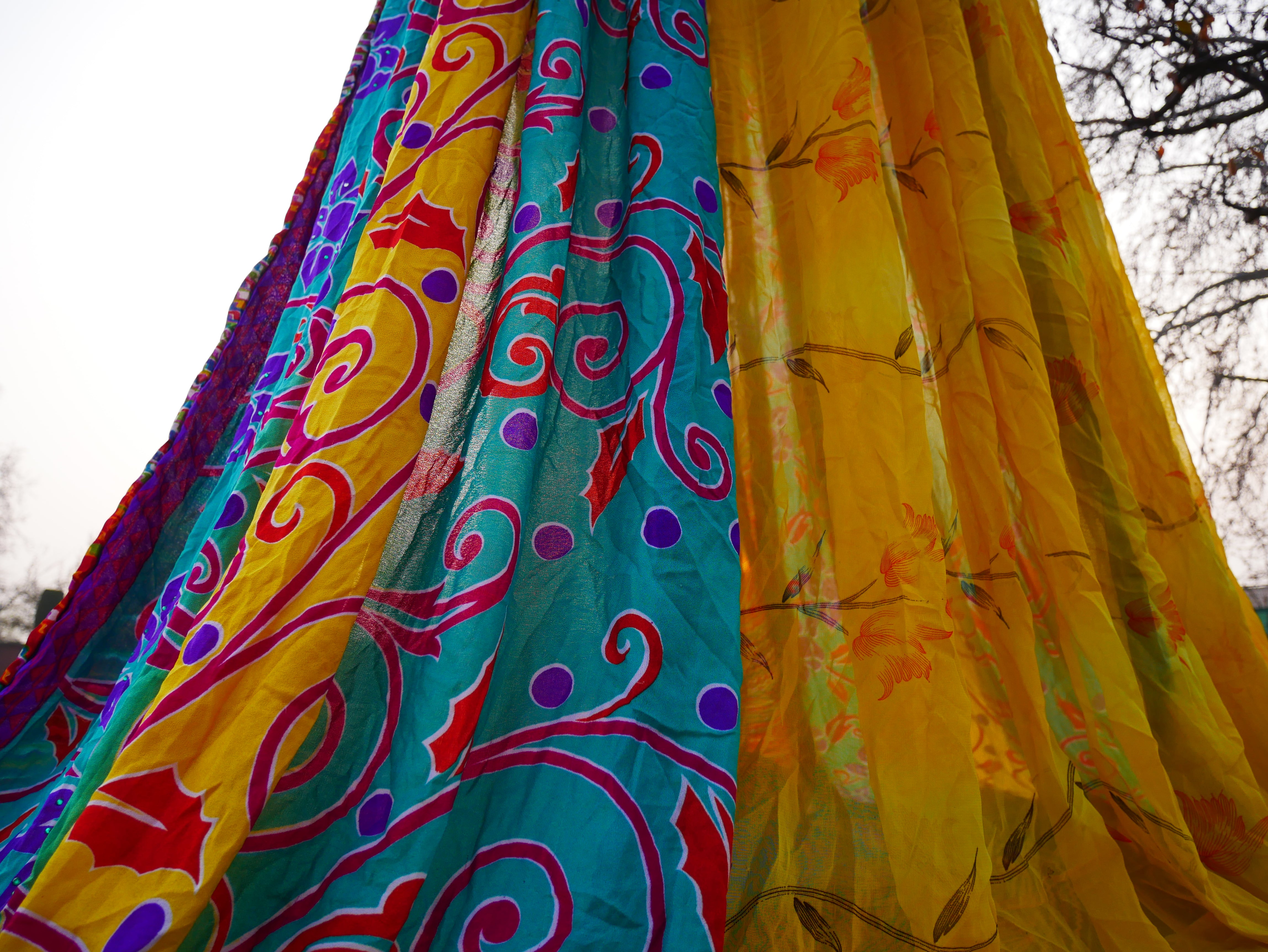 Toldo de sari - Tienda de sari - dosel de cama | telón de fondo para boda bohemia | dosel Shanti para el hogar - área de asientos en el suelo | sala de meditación