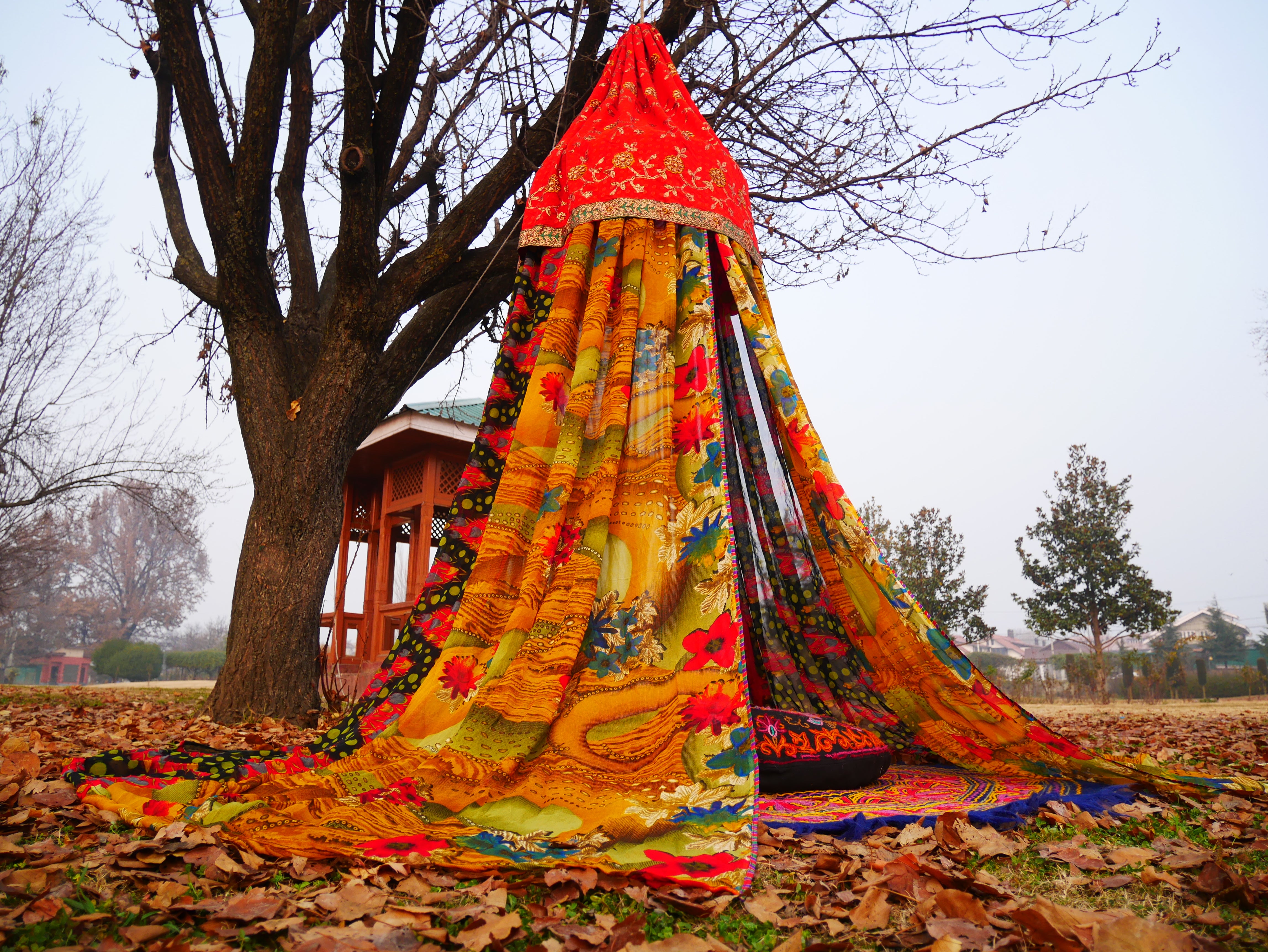 Round canopy Saree tent - bed canopy  | Shanti baldachin for Meditation Spaces or Reading nooks