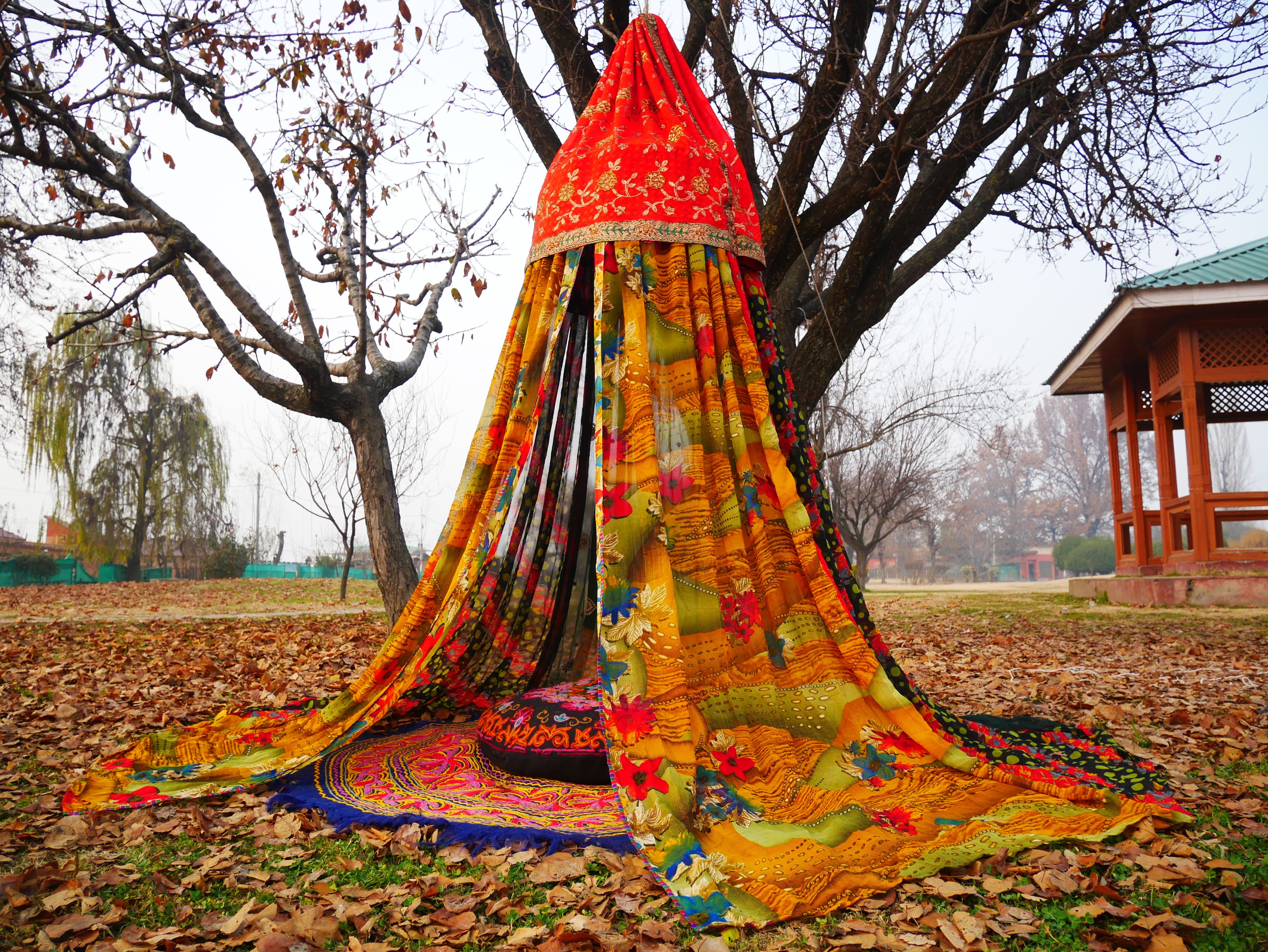 Round canopy Saree tent - bed canopy  | Shanti baldachin for Meditation Spaces or Reading nooks