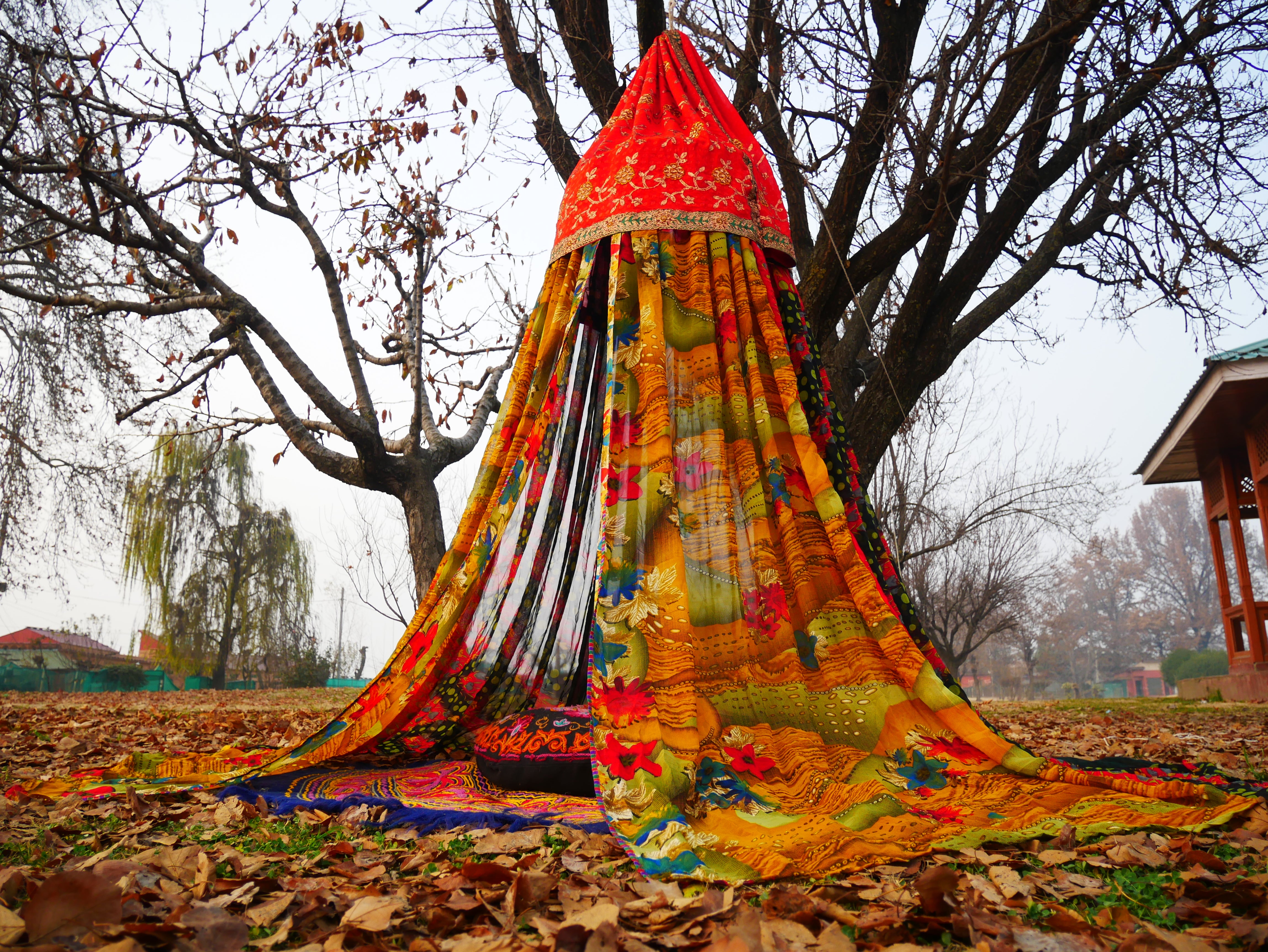Round canopy Saree tent - bed canopy  | Shanti baldachin for Meditation Spaces or Reading nooks