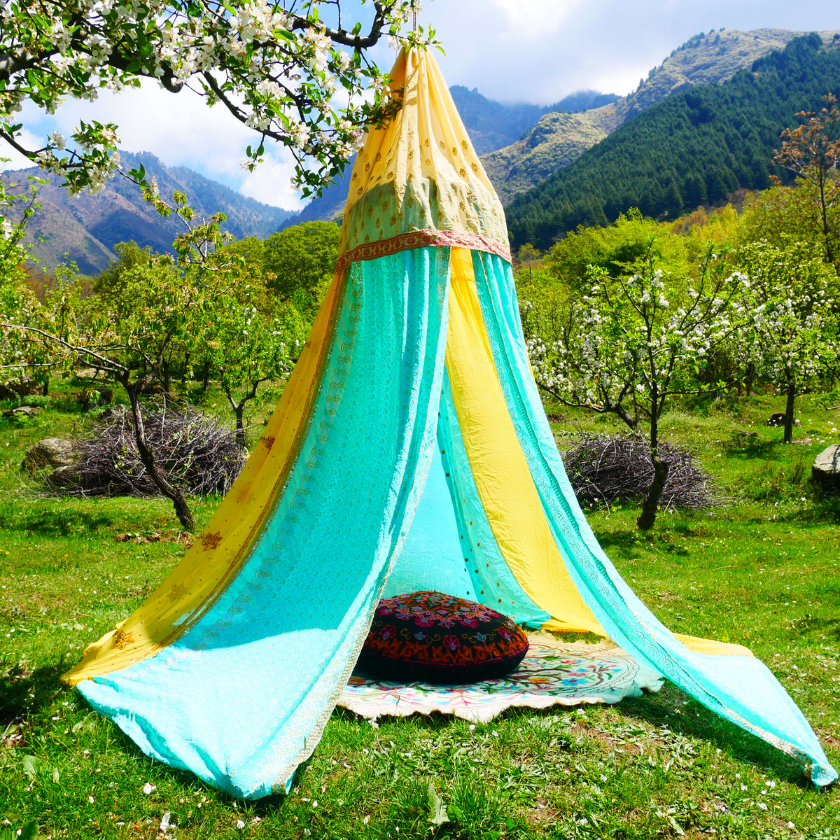 Saree tent Indian canopy - boho bed canopy | bohemian wedding backdrop - Hippie decor - floor seating area | meditation room