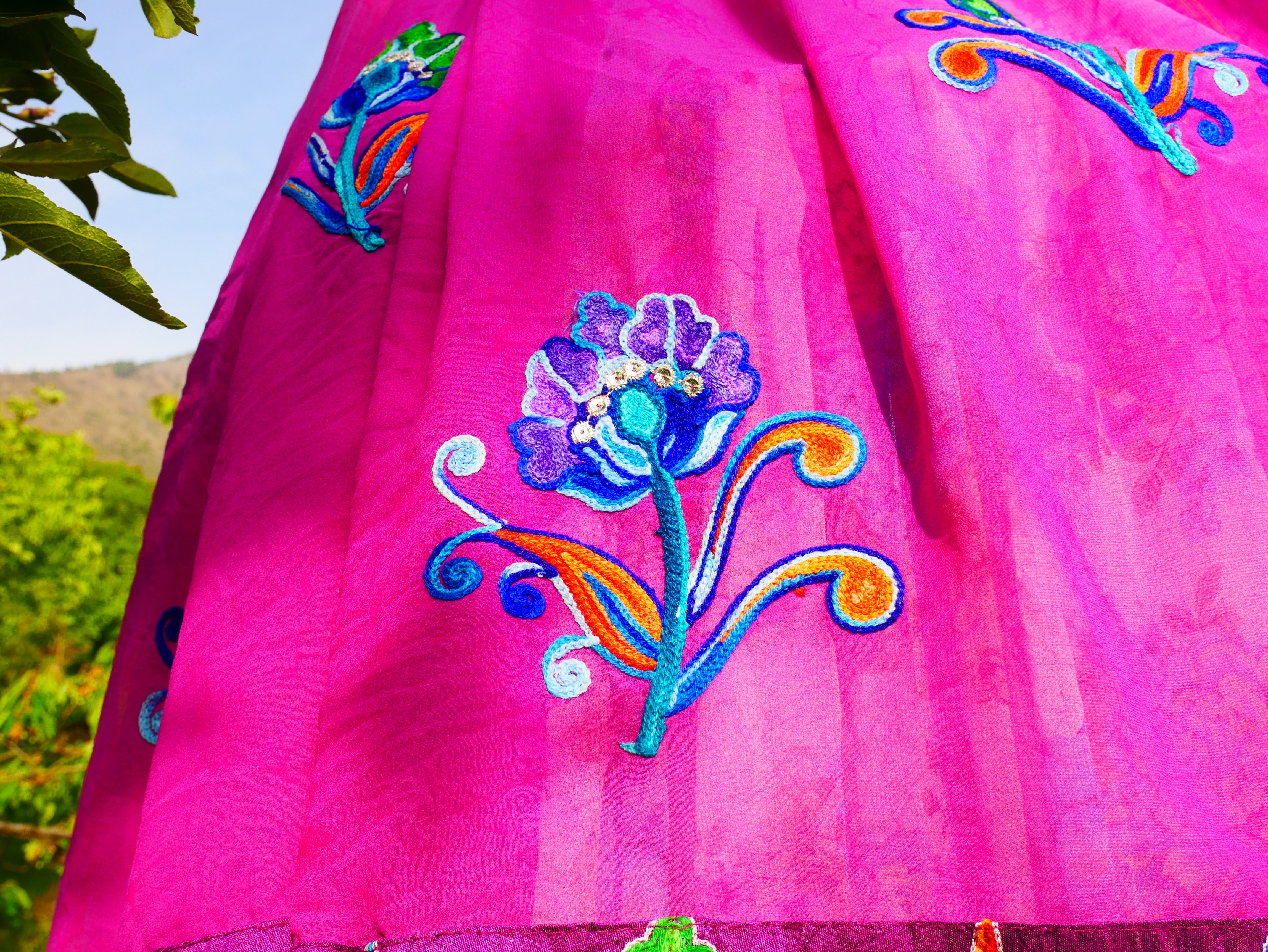 Boho Baldachin - Saree Zelt - Betthimmel | böhmische Hochzeitskulisse – Hippie-Dekor – Sitzbereich auf dem Boden | Meditationsraum - Shanti-Baldachin