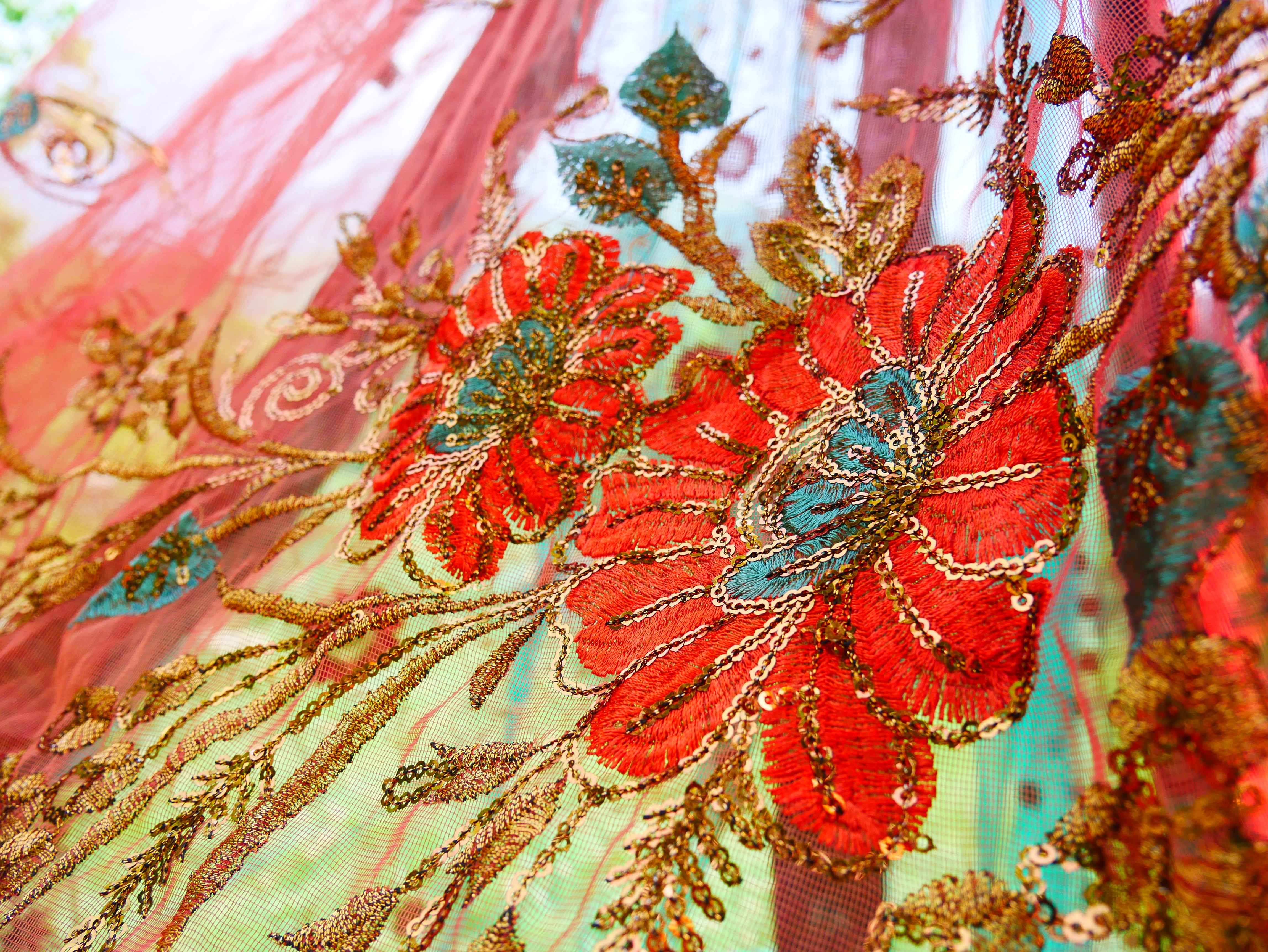 Kashmiri Canopy Saree tent - Bed Canopy | Shanti baldachin for Meditation Spaces or Kids play tent