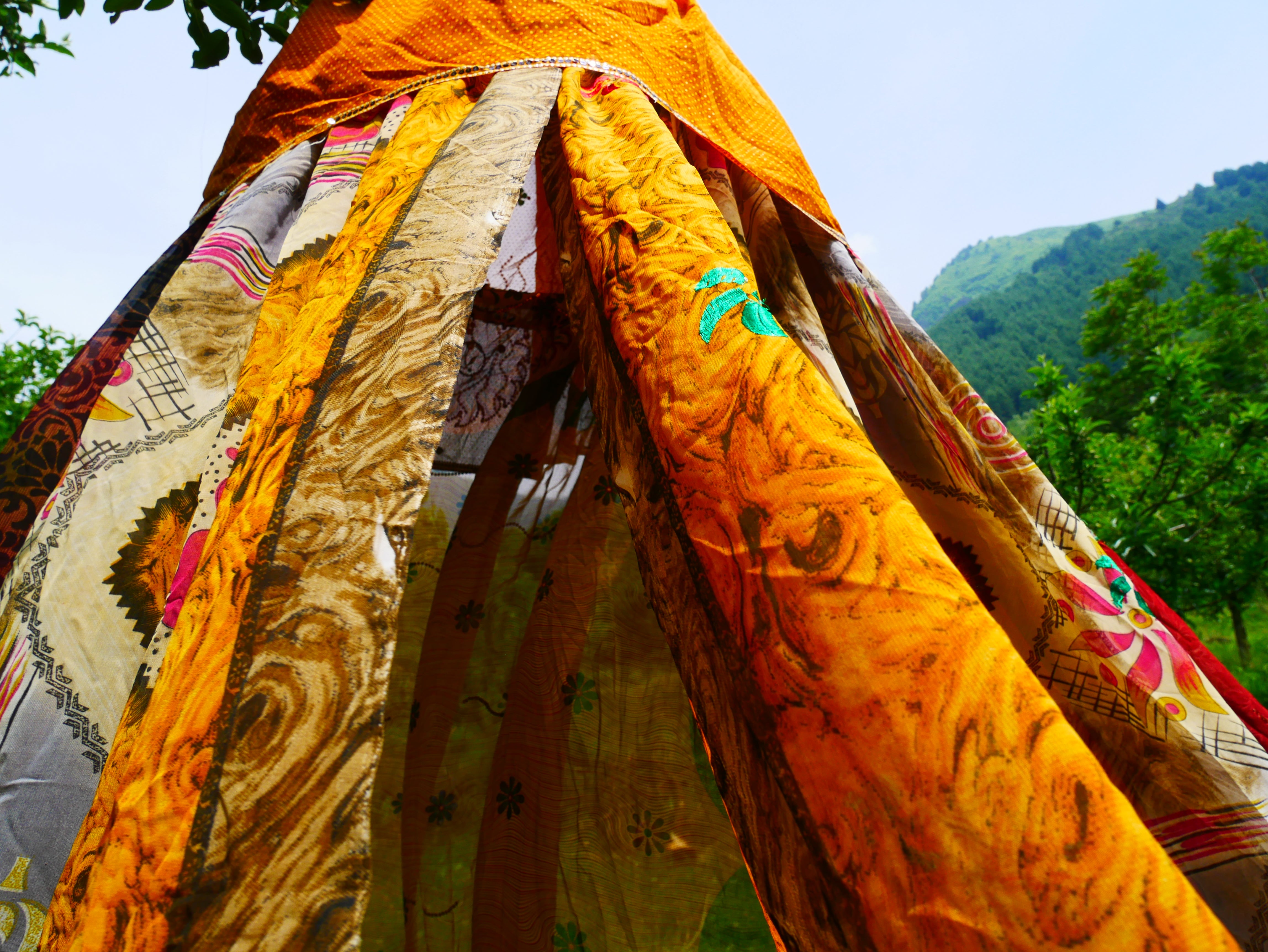 Boho Baldachin - Saree Zelt - Betthimmel | böhmische Hochzeitskulisse – Hippie-Dekor – Sitzbereich auf dem Boden | Meditationsraum - Shanti-Baldachin