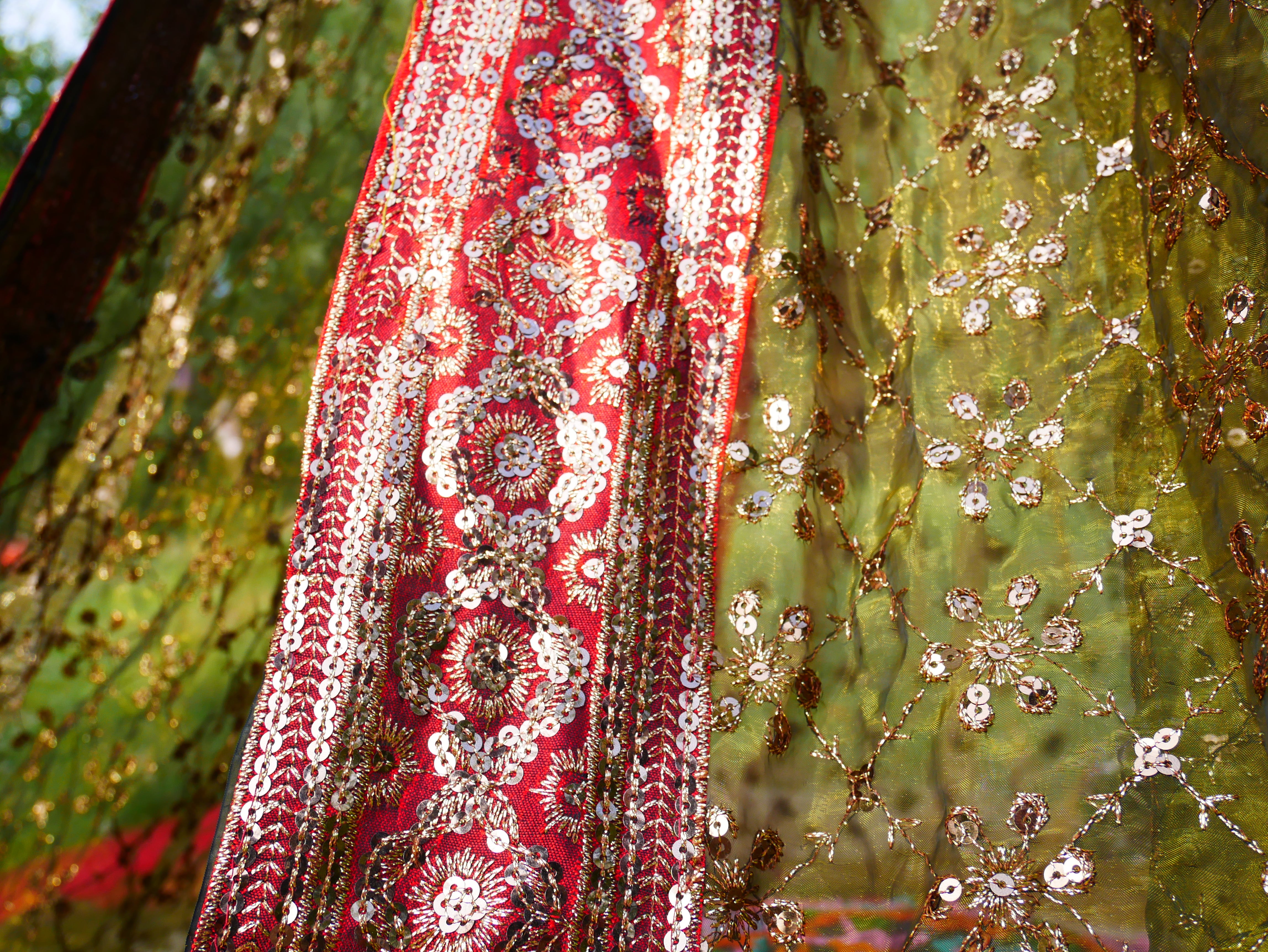 Boho Baldachin - Saree Zelt - Betthimmel | böhmische Hochzeitskulisse – Hippie-Dekor – Sitzbereich auf dem Boden | Meditationsraum - Shanti-Baldachin