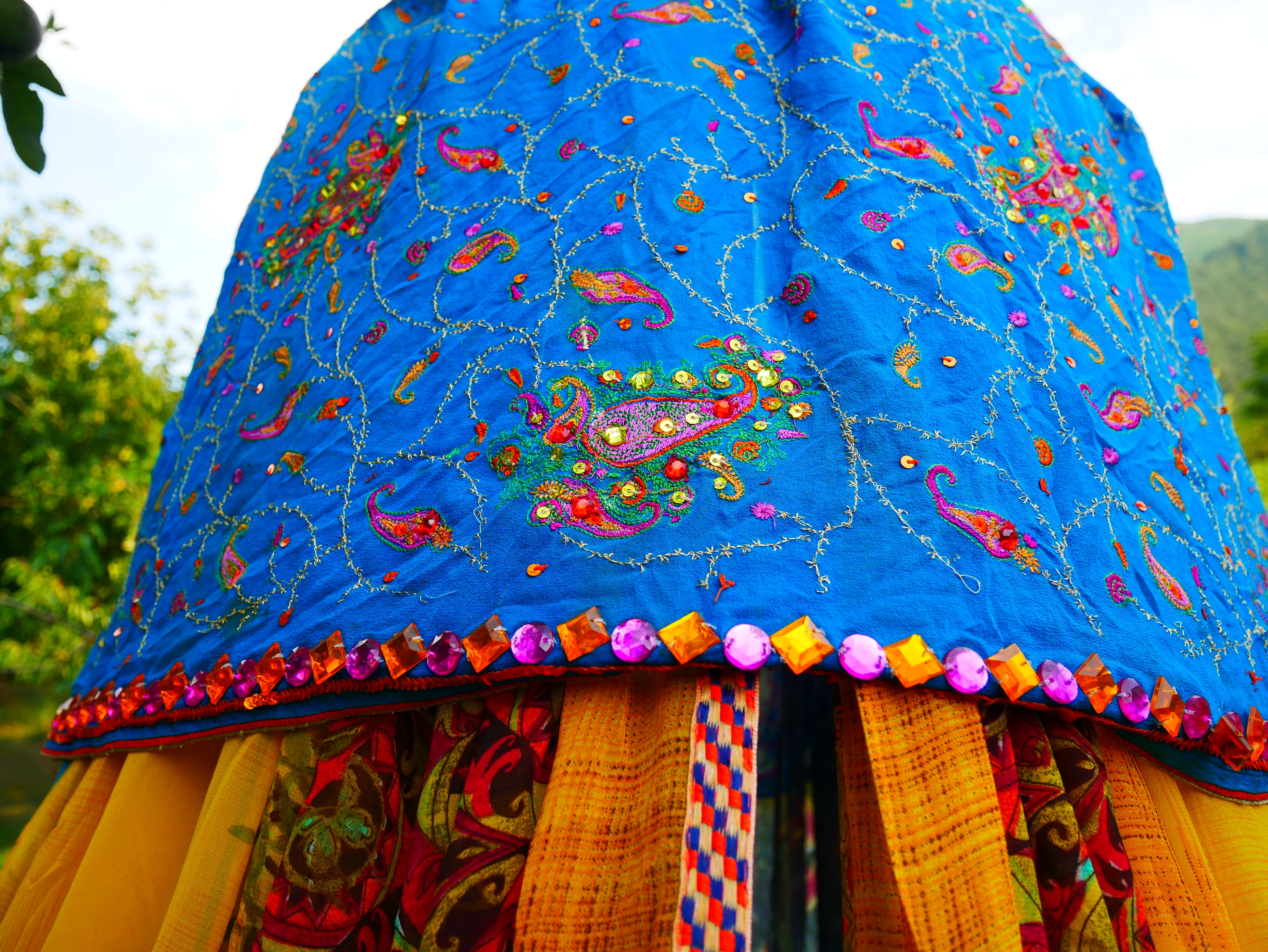 Boho Baldachin - Saree Zelt - Betthimmel | böhmische Hochzeitskulisse – Hippie-Dekor – Sitzbereich auf dem Boden | Meditationsraum - Shanti-Baldachin