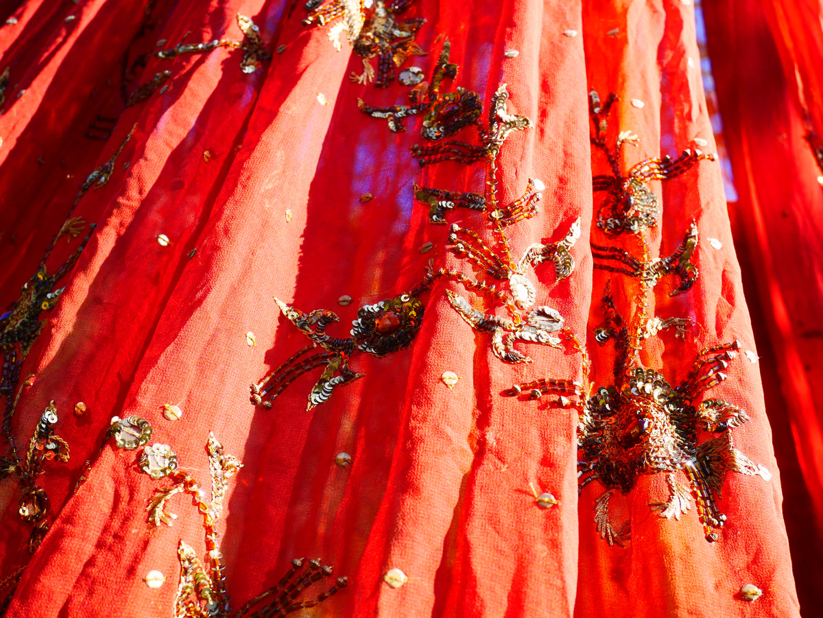 Saree canopy - indoor tent - bed canopy | bohemian wedding backdrop | meditation room - reading nook
