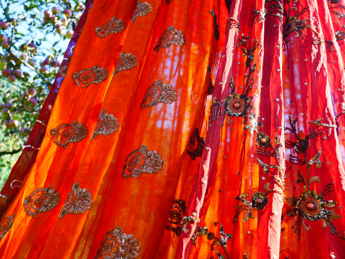 Saree canopy - indoor tent - bed canopy | bohemian wedding backdrop | meditation room - reading nook