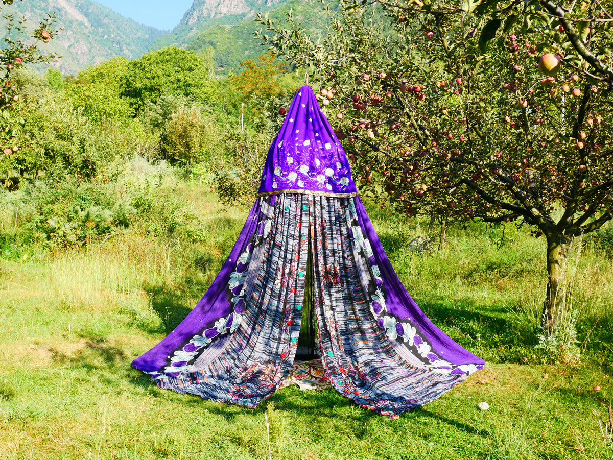 Boho Baldachin - Saree Zelt - Betthimmel | böhmische Hochzeitskulisse – Hippie-Dekor – Sitzbereich auf dem Boden | Meditationsraum - Shanti-Baldachin