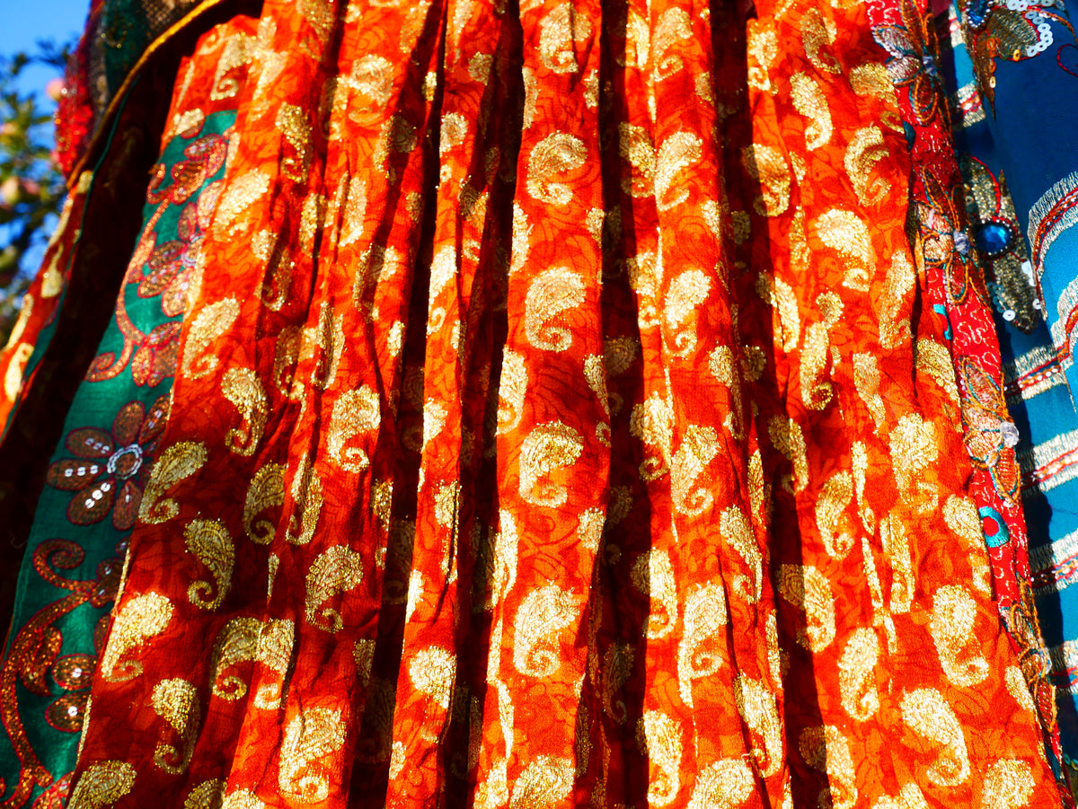 Boho Baldachin - Saree Zelt - Betthimmel | böhmische Hochzeitskulisse – Hippie-Dekor – Sitzbereich auf dem Boden | Meditationsraum - Shanti-Baldachin