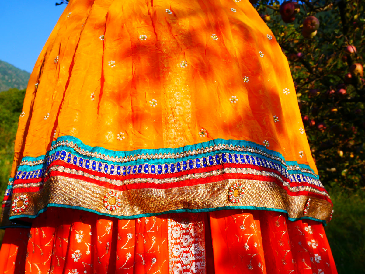 Boho Baldachin - Saree Zelt - Betthimmel | böhmische Hochzeitskulisse – Hippie-Dekor – Sitzbereich auf dem Boden | Meditationsraum - Shanti-Baldachin