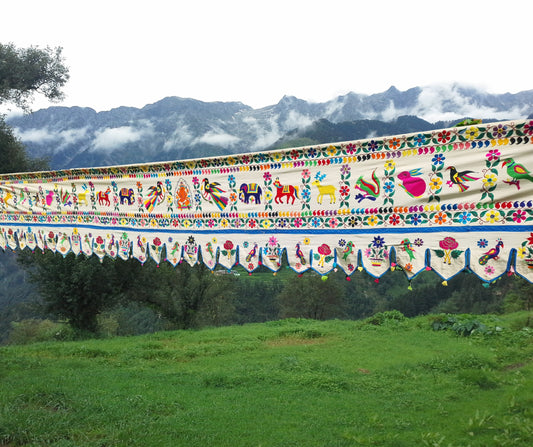Indischer Toran - 16 Fuß langer bestickter Volant | Boho-Hochzeitsdeko – Fensterdekoration | authentisches Stammes-Eingangsdekor | breiter Festvorhang