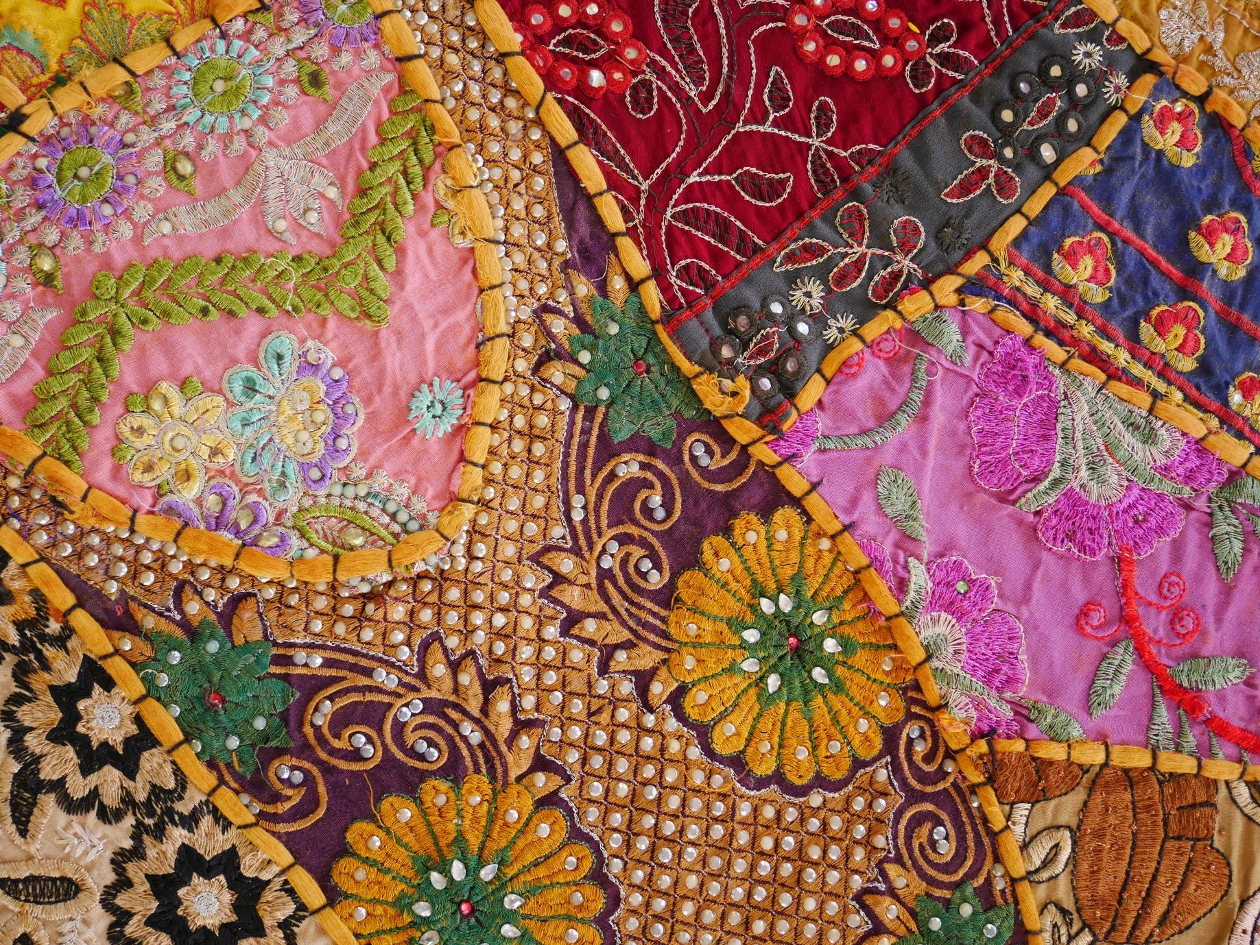 Masala - Table runner wall decor - Saree patchwork boho tapestry - The Shanti Home