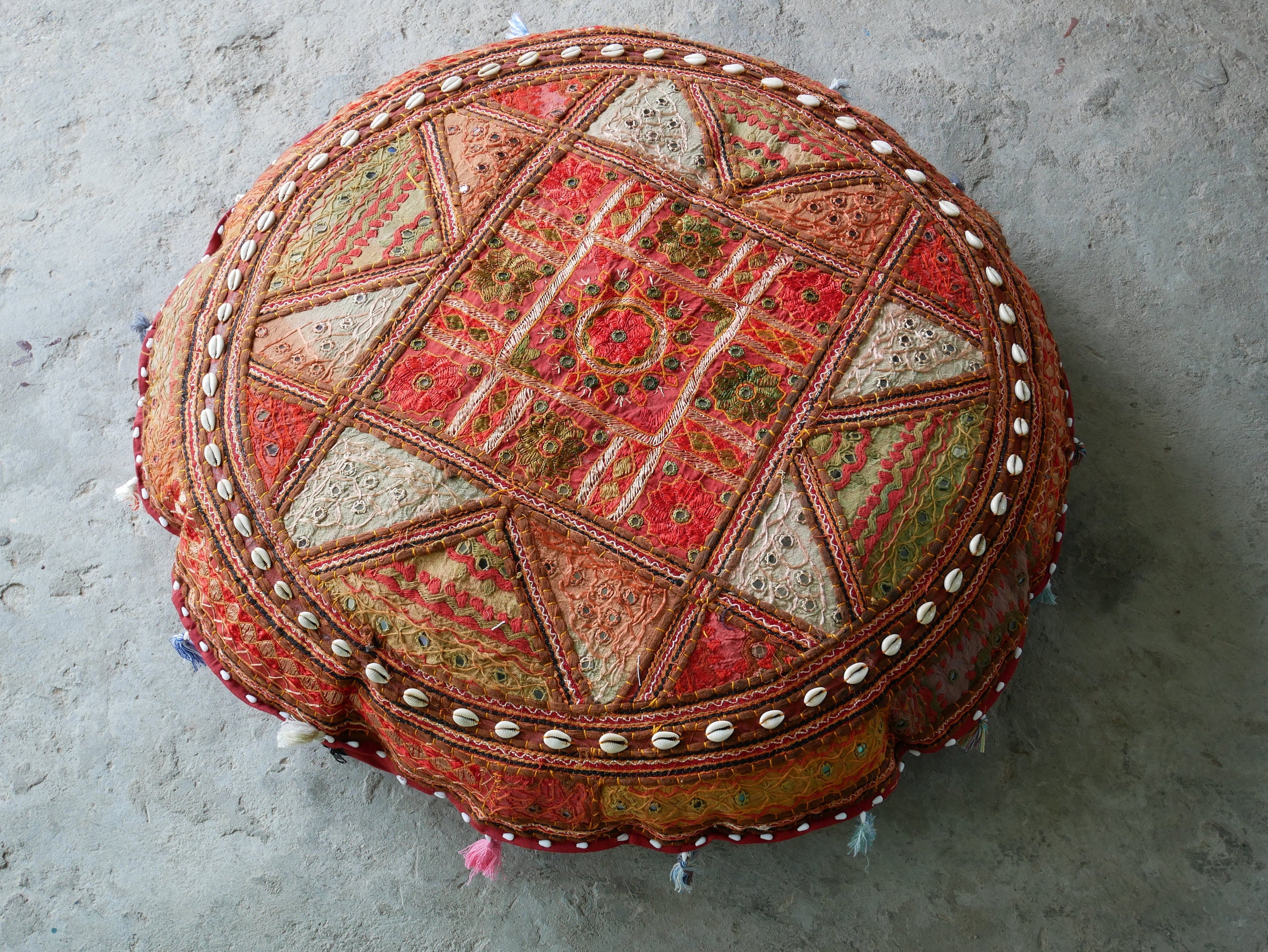 Round floor cushion "Bohemian Masala" round meditation cushion - Indian floor seating - The Shanti Home