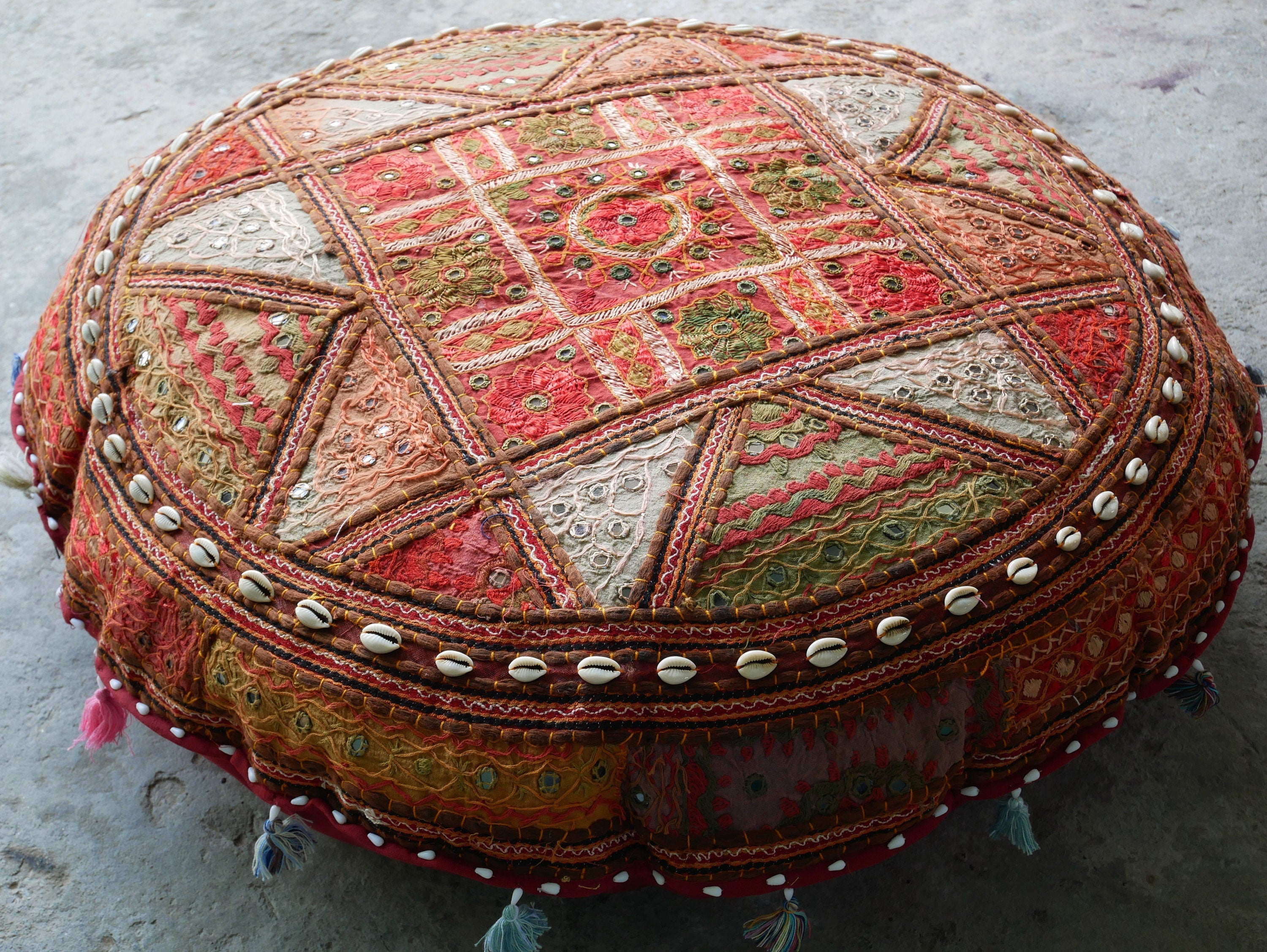 Round floor cushion "Bohemian Masala" round meditation cushion - Indian floor seating - The Shanti Home