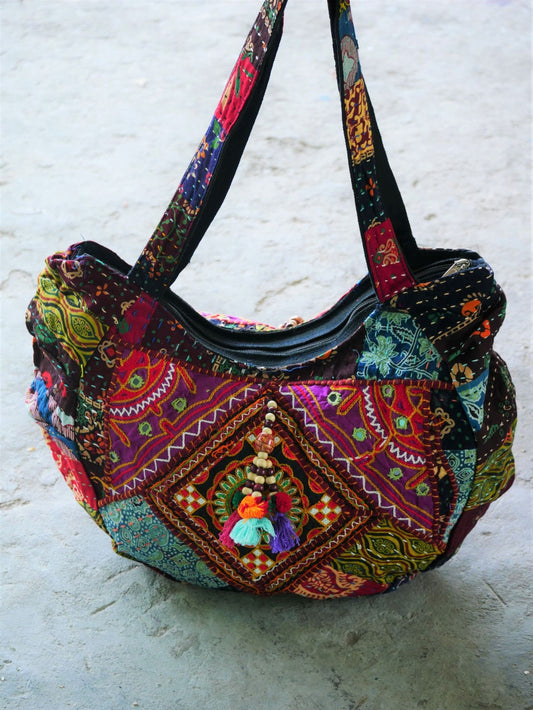 Hippie-Hobo-Tasche, handgefertigte Boho-Umhängetasche, große Hobo-Tasche, Festivaltasche, Patchwork-Stofftasche, Umhängetasche, Zigeunertasche, bunte Bohème