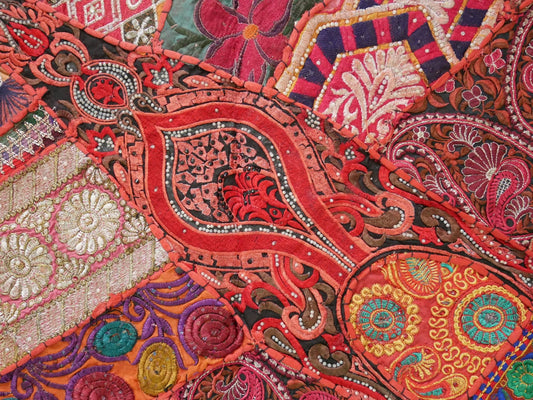 Patchwork table runner "shanti heart" boho wall tapestry - vintage saree wall hanigng