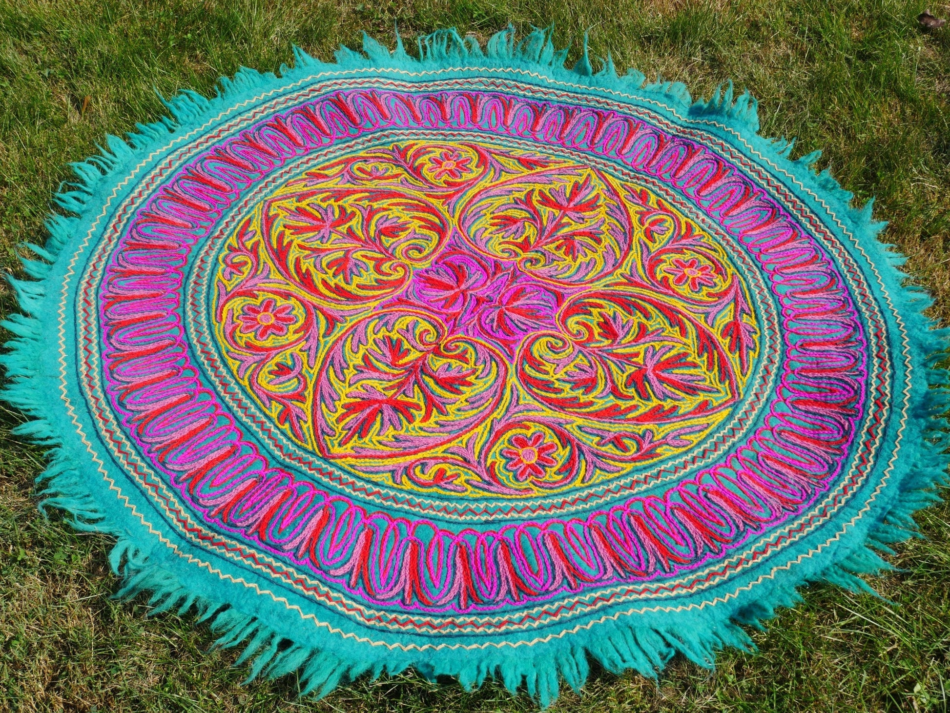 Kashmiri Namda rug 5ft - Mandala wool rug - boho area rug handfelted and embroidered - The Shanti Home