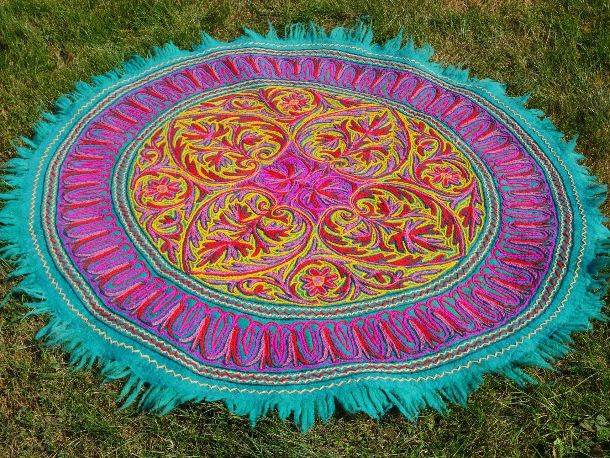 Kashmiri Namda rug 5ft - Mandala wool rug - boho area rug handfelted and embroidered - The Shanti Home
