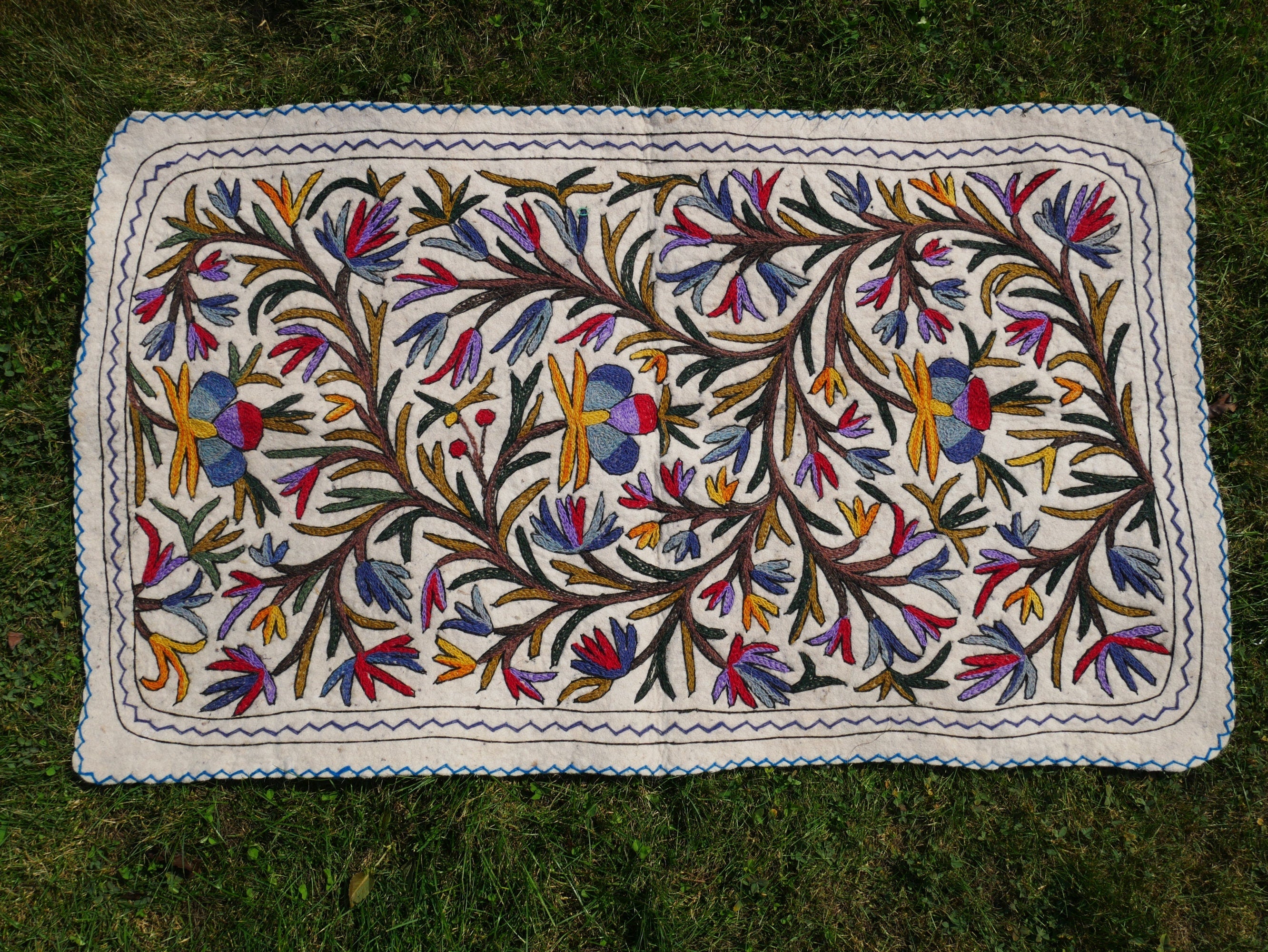 Felted wool rug | traditional Kashmiri "Namda" 5 x 3 ft boho area rug | floral embroidery on white felt rug | soft and warm bohemian rug - The Shanti Home