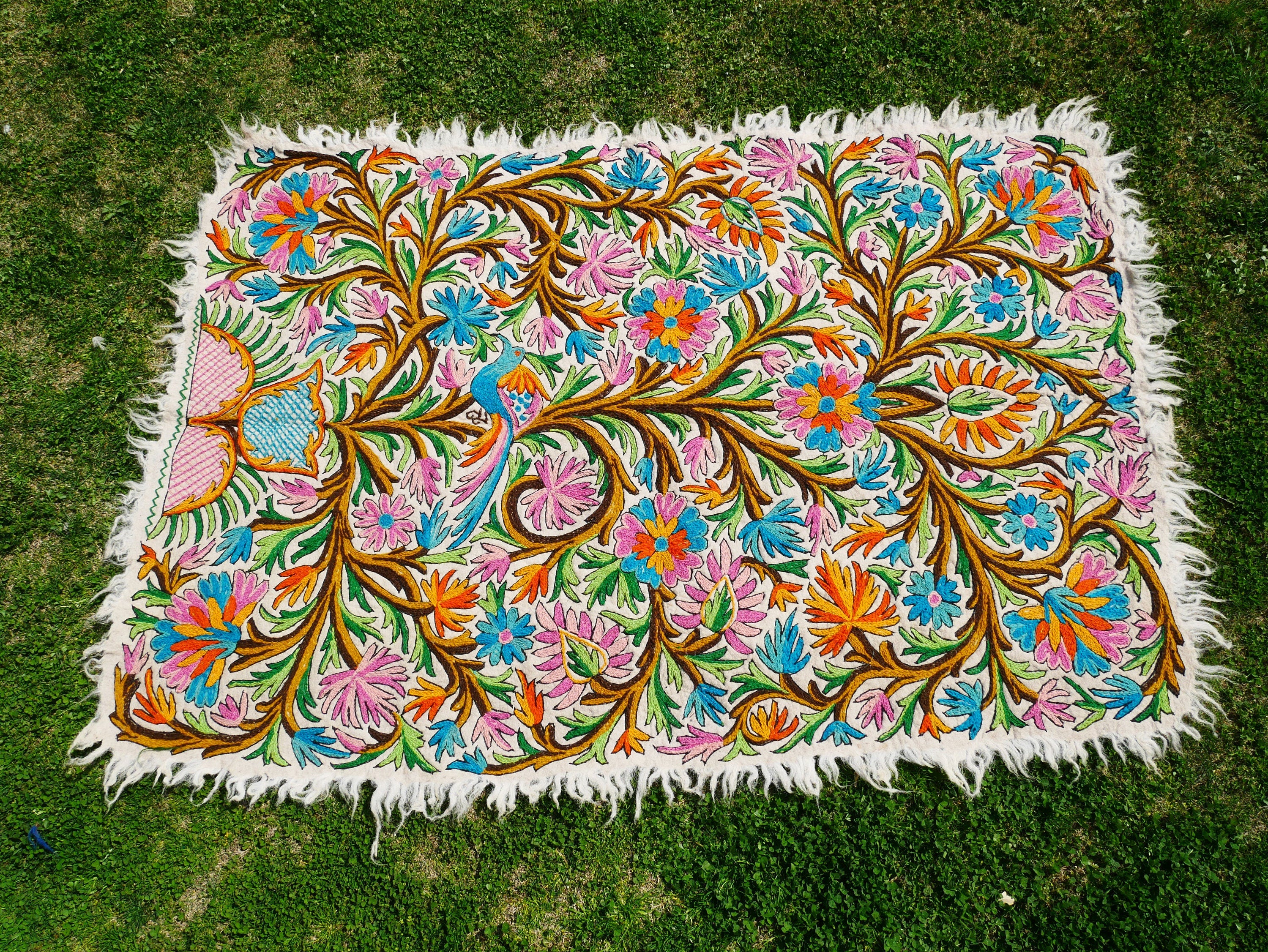 Boho wool rug "Magical Jungle" traditional Namda felt rug from Kashmir - The Shanti Home