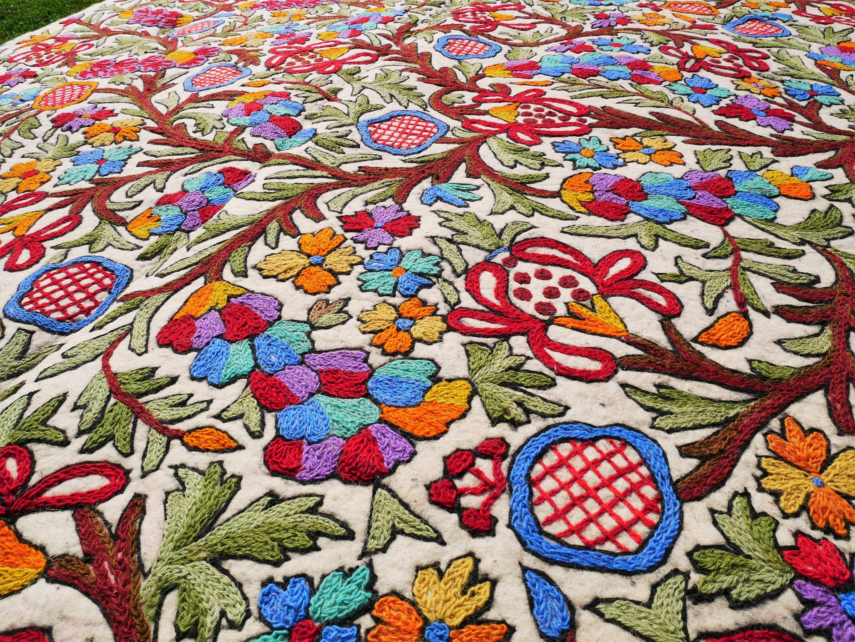 Kashmiri wool rug - Large floral rug 6x10' hand felted Namda | boho area rug - Indian floor rug | traditional embroidery | bohemian bedroom - The Shanti Home