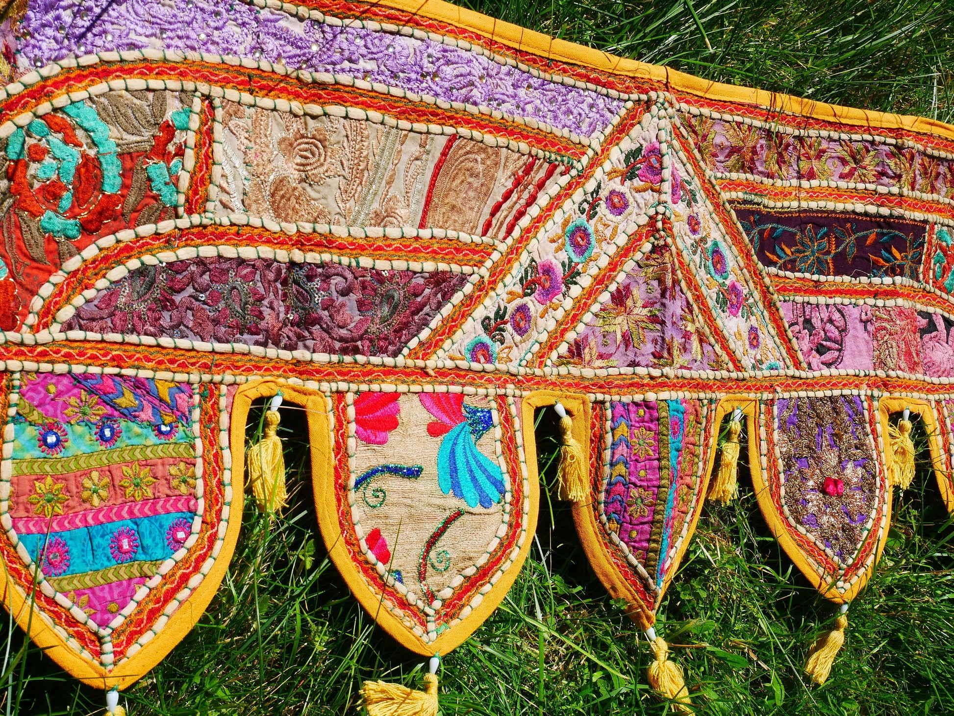 Door toran "Masala" Indian window valance - door hanging - wall decor - The Shanti Home