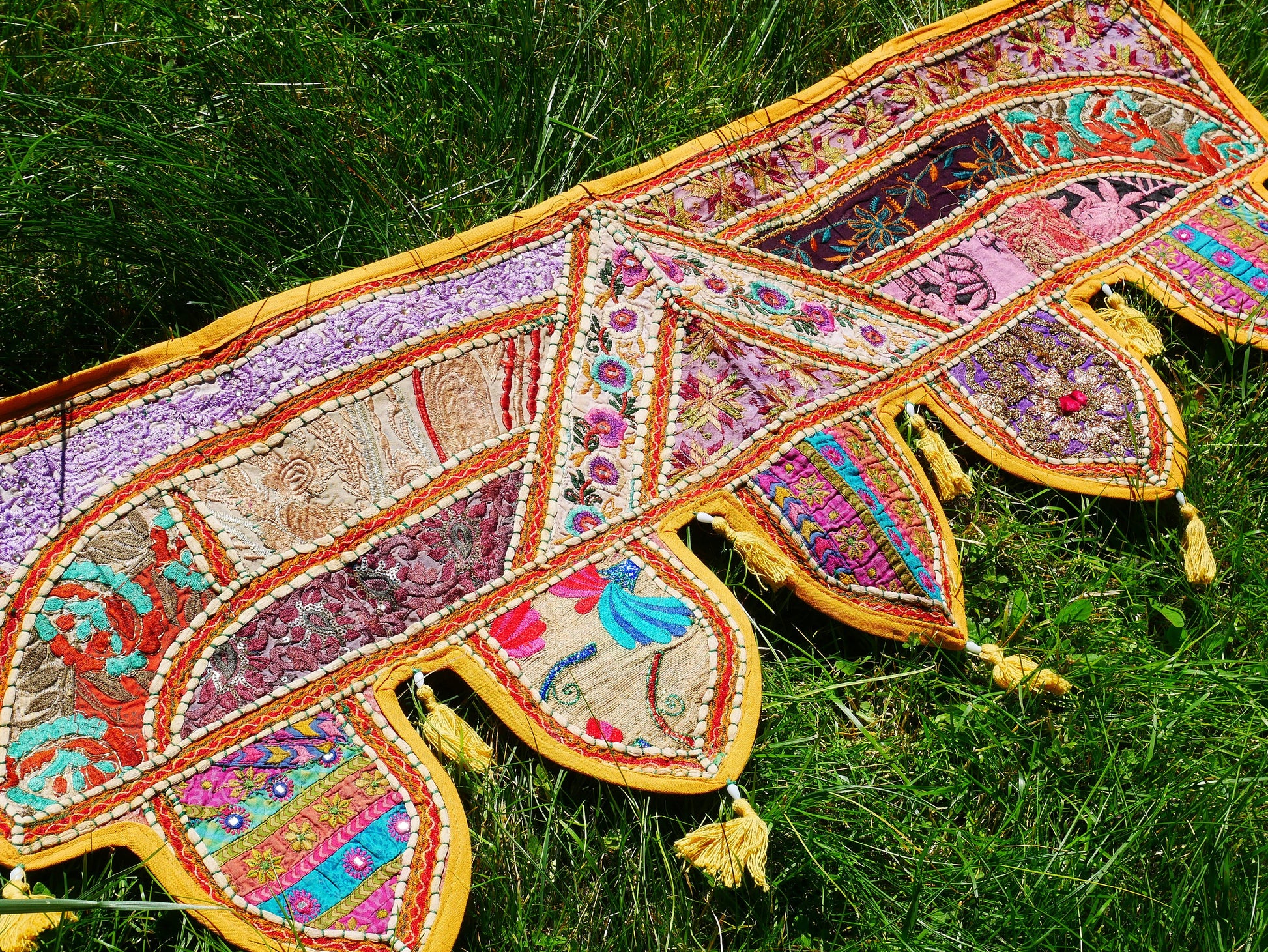 Door toran "Masala" Indian window valance - door hanging - wall decor - The Shanti Home