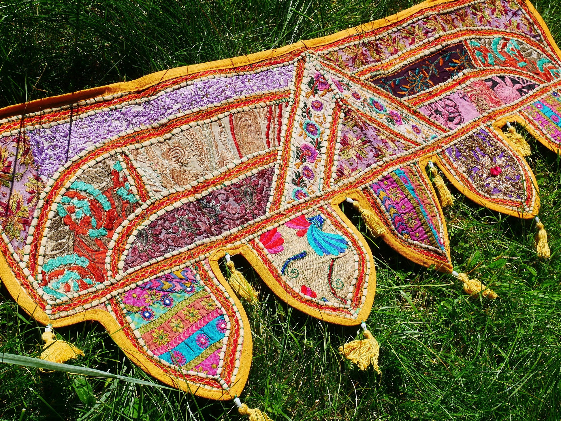 Door toran "Masala" Indian window valance - door hanging - wall decor - The Shanti Home